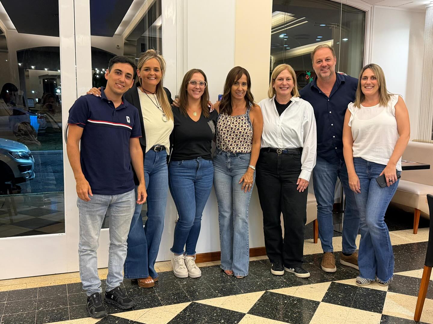 ¡Que lindo encuentro amigos!
Visitando a los concejales de @prosjeoficial 💛