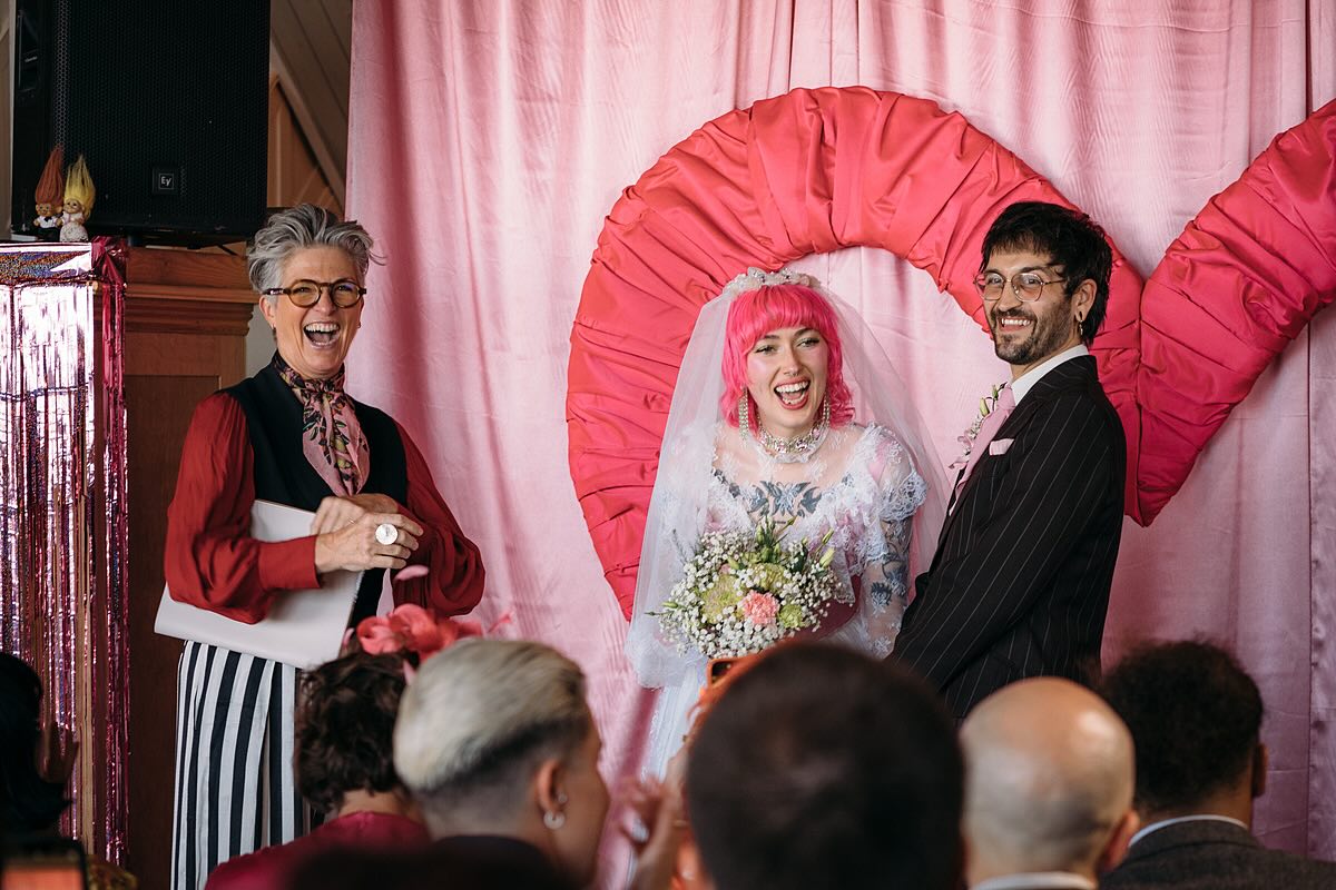 This photo says so much about my celebrant style. Laughter and joy is everything on such a BIG day and I just love bringing the smiles to a ceremony.
Thank you to the stunning bride and groom @elizabethbrookley and @morganbrookley for trusting me with your day 💗
📷 @joannabongardphoto