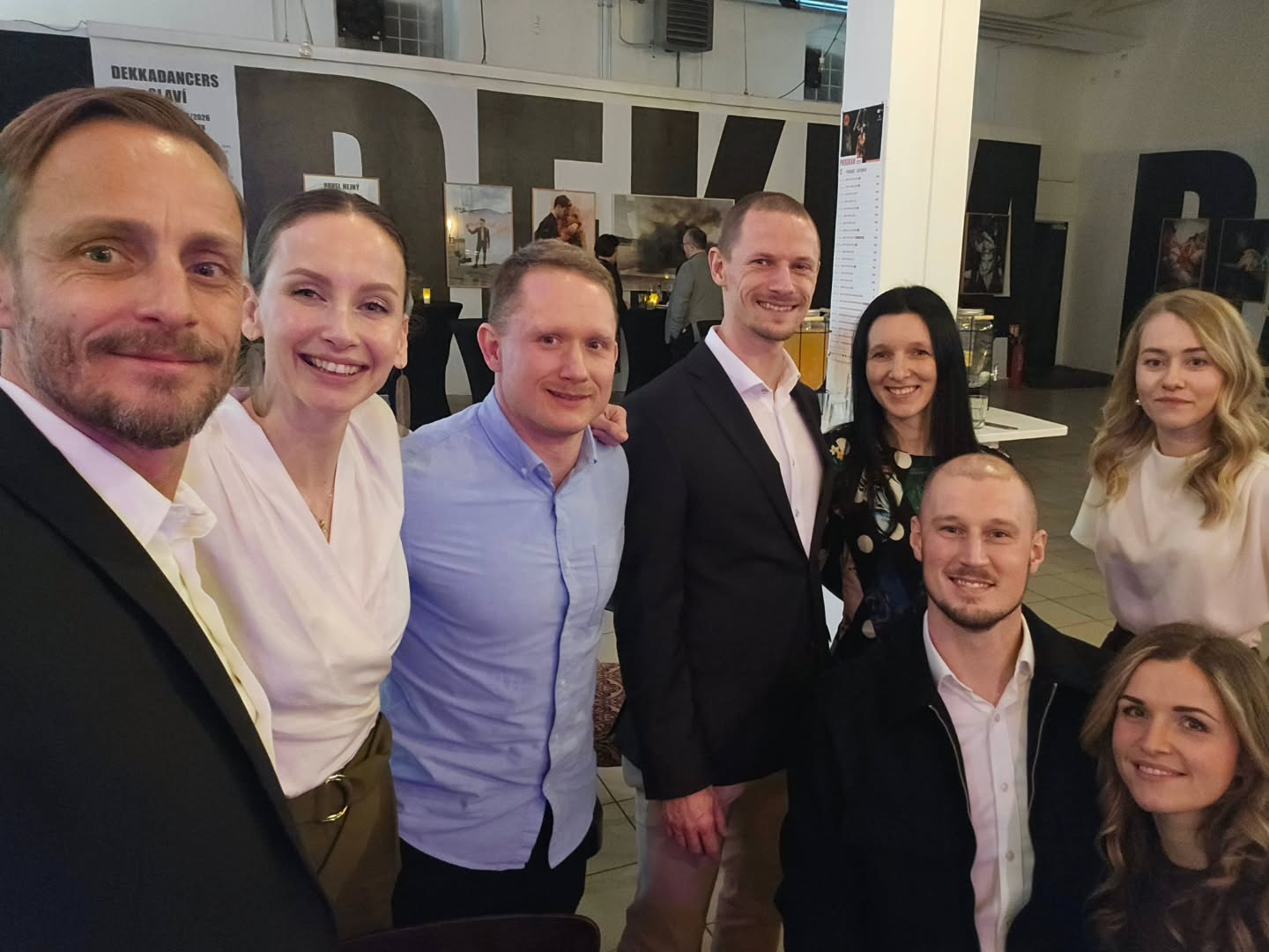 A great evening with the team @dr.tino.janikov PhD @michal_jonas PT Dan Omcirk PhD, the perfect women in our lives which support us and make our daily mission possible.@majka_janikov @jonasova_natalie @verun.o @petbie Thank You SCF group @josefmalir @michaelamalirova for inviting us to celebrate your special time with you this Christmas. Onwards and upwards, let's crush 2026!