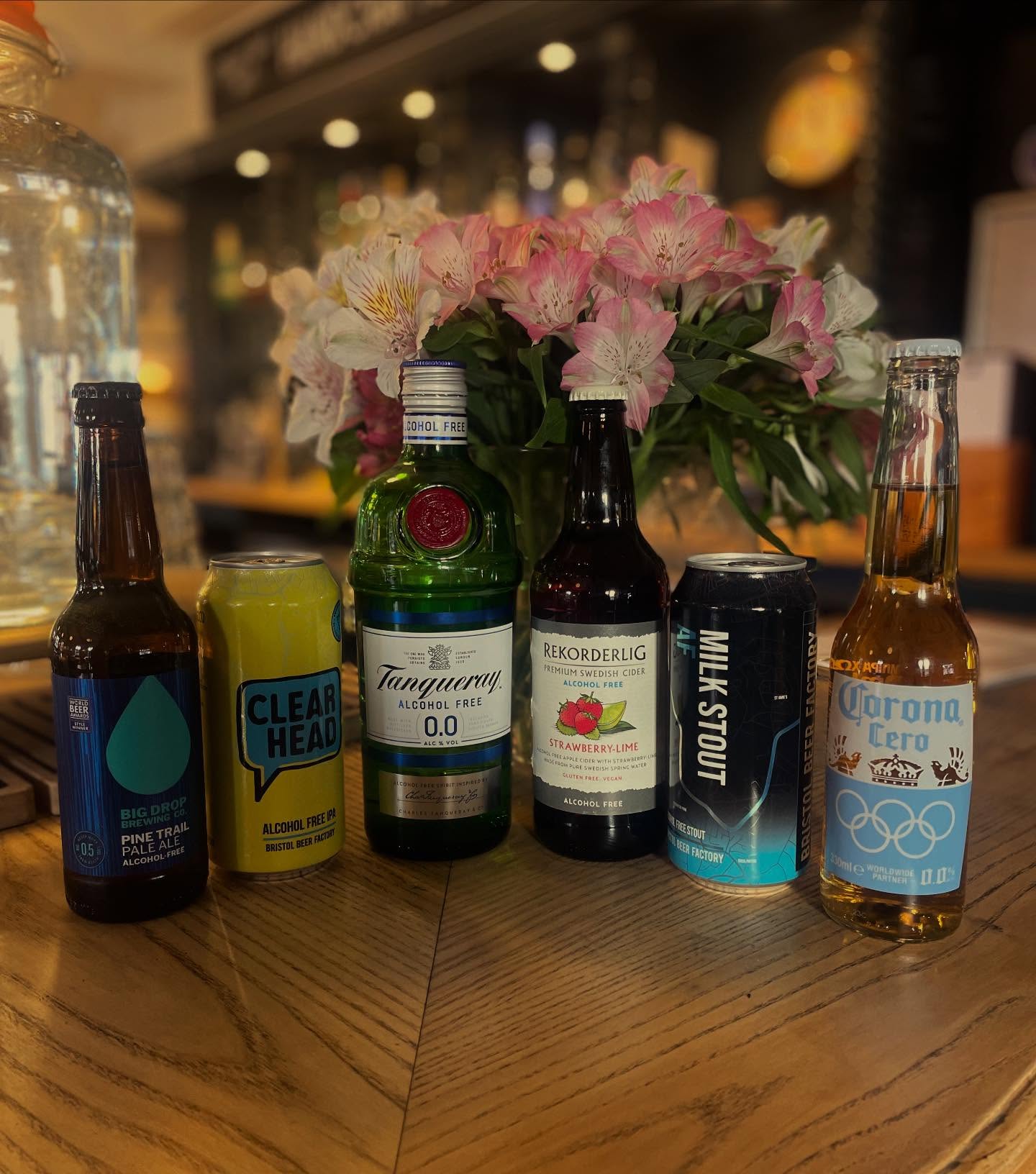 Doing dry January? We have a wide selection of alcohol free drinks/ soft drinks/ mocktails to see you through the month 🍹🍸