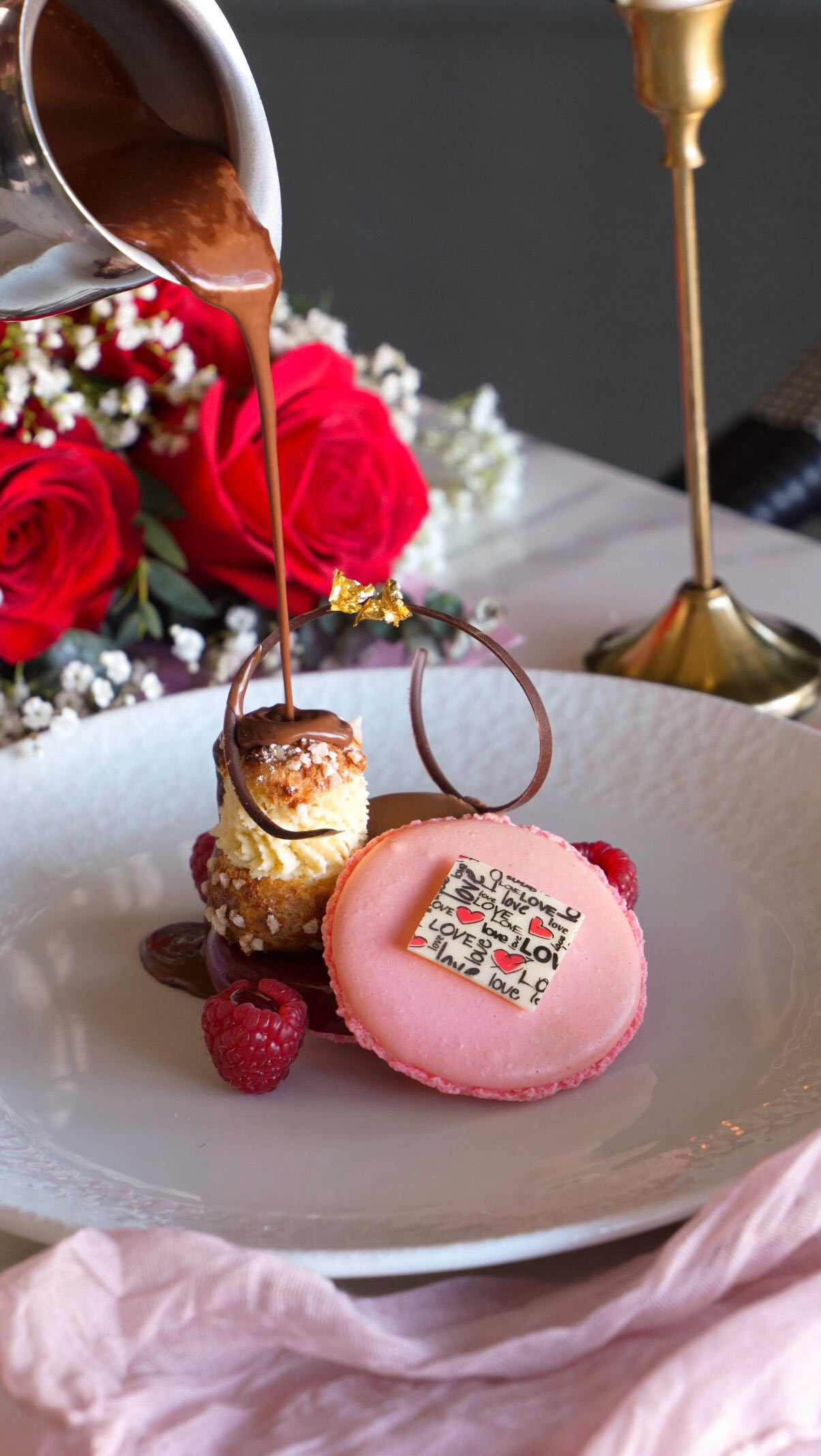 Raspberry Kiss 💋
Raspberry and Vanilla Kirsch Mousseline Macarons, Chocolate Mousse. The perfect sweet ending to our Valentine’s Day $65 prix fixe menu. 🍓💌