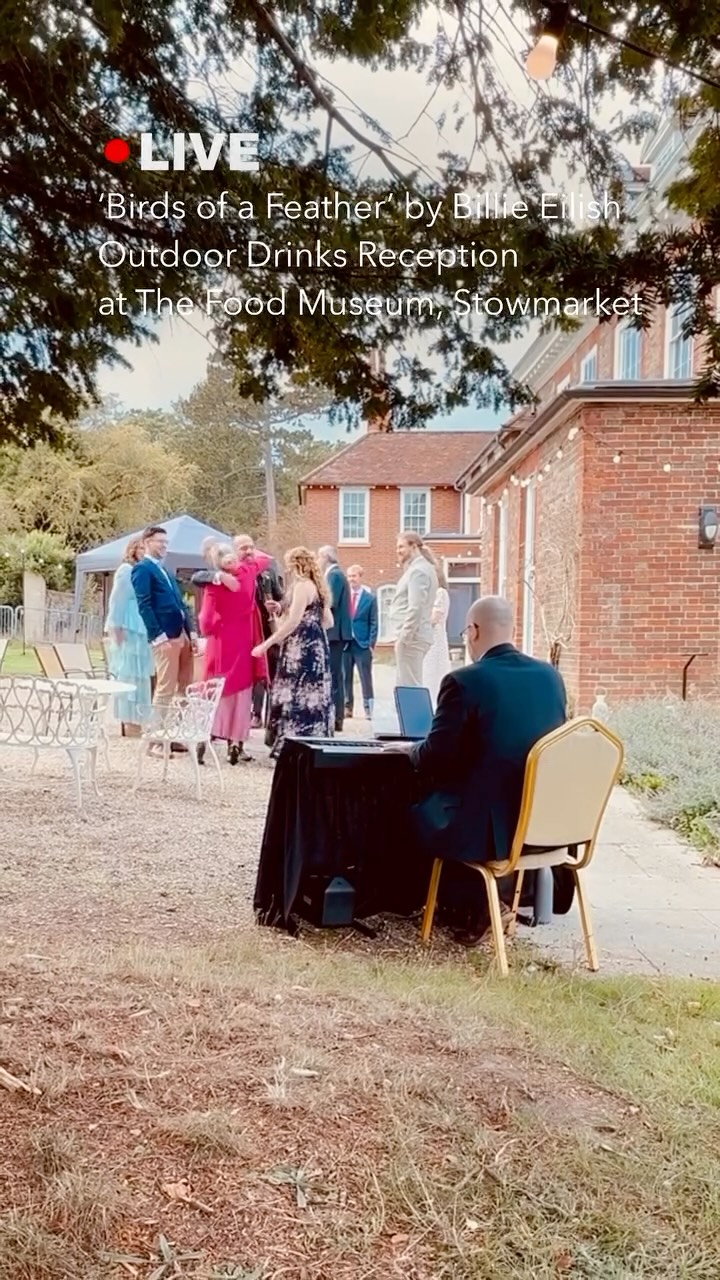 Playing live at a Wedding Drinks Reception celebration
www.daniellaw.co.uk (Link in Bio)
#tudorbarnbelstead #suffolkweddingvenue #weddingmusic #weddingpianist #2027wedding