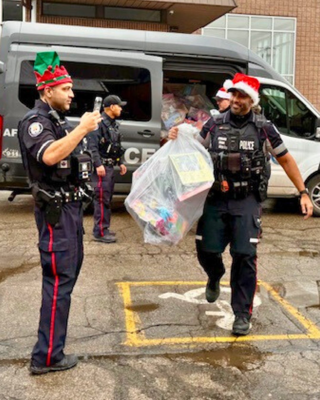 On December 17th, we held our first Holiday Food Distribution at our 675 Food Hub, after one full year of operation.
We served nearly 100 households with whole turkeys, whole chickens (halal included), potatoes, clementines and pies. Thanks to @32nco_officers and @bannockburnschoolto
we were also able to distribute new unwrapped toys to families as well.
So many individuals, businesses and organizations helped make this special Christmas distribution possible.
- North York Chinese Baptist Church for the space and volunteers
- @nyhfb for the non-perishables
- @johnanddaniellesnf No Frills for the donation of turkeys
- Tuft’s Your Independent Grocer for the donation of halal chickens and stuffing
- Carlo’s No Frills for providing such affordably priced fresh food
- @charliesmeat for providing generous discounts on chicken for every food distribution
Our team of staff and volunteers were back at it hosting our first food hub distribution of 2026 yesterday. We look forward to serving our neighbours in need with food, encouragement and meaningful support
#WeLoveWillowdale #NeighboursHelpingNeighbours #Community #NorthYork #FoodBank #FoodSupport #Kindness