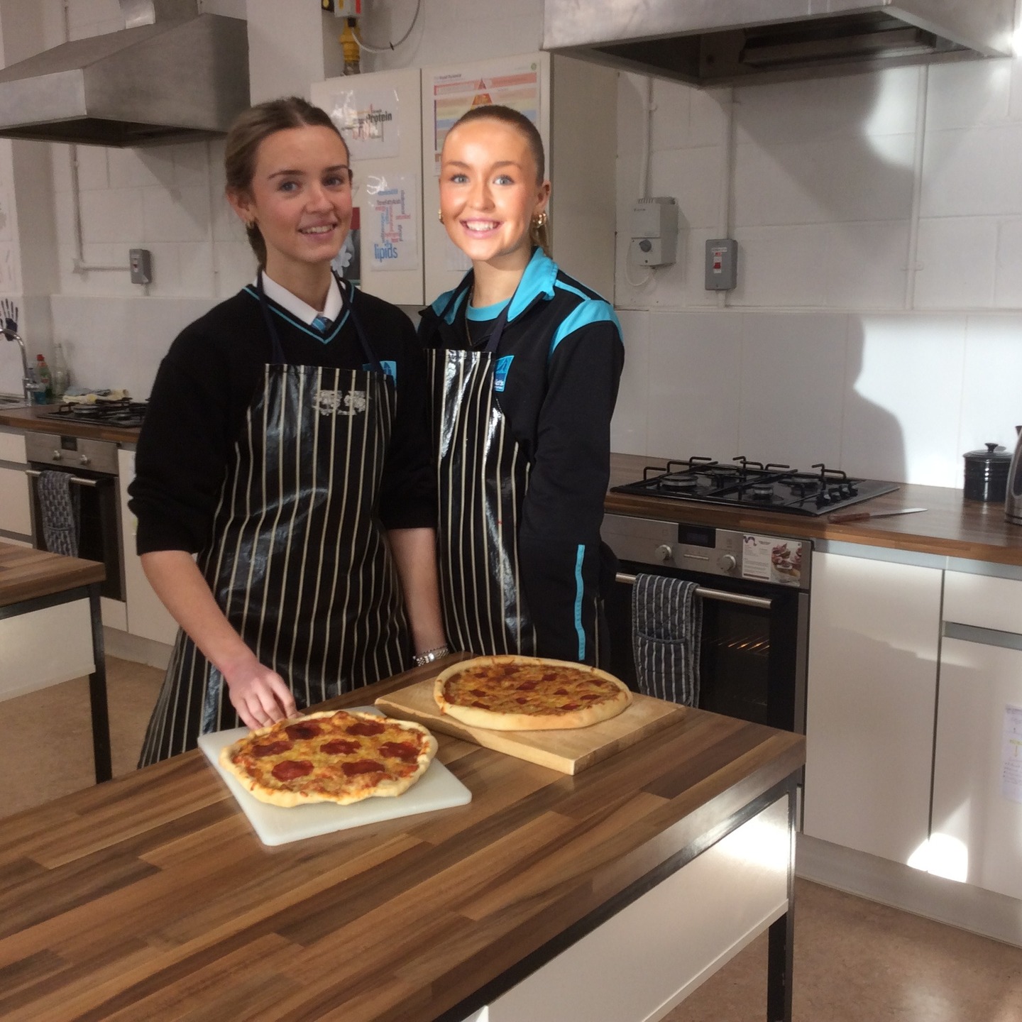 Our TYs have been honing their culinary skills, perfecting the fine art of pizza creation 🍕