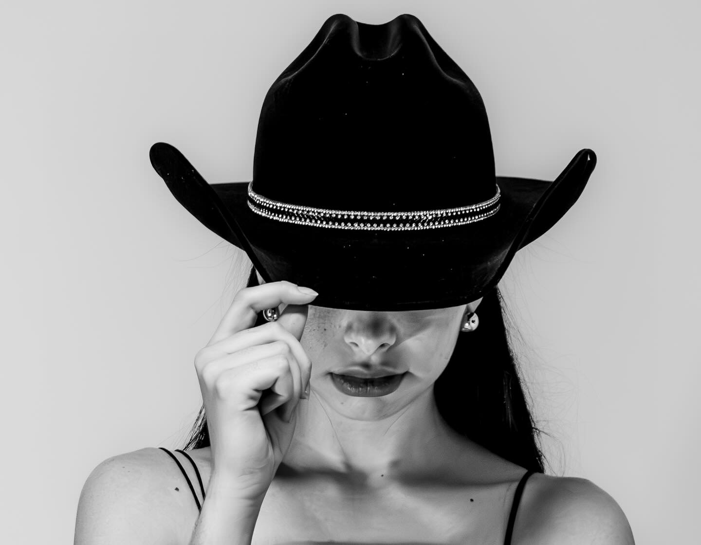 Hj apareceu de lembrança a foto da querida @sammyoliveira.0109 ✨
Foi lindo fotografar vc! 🤍
.
.
.
#lembrança #fotografia #fotografiapretoebranco #chapeu