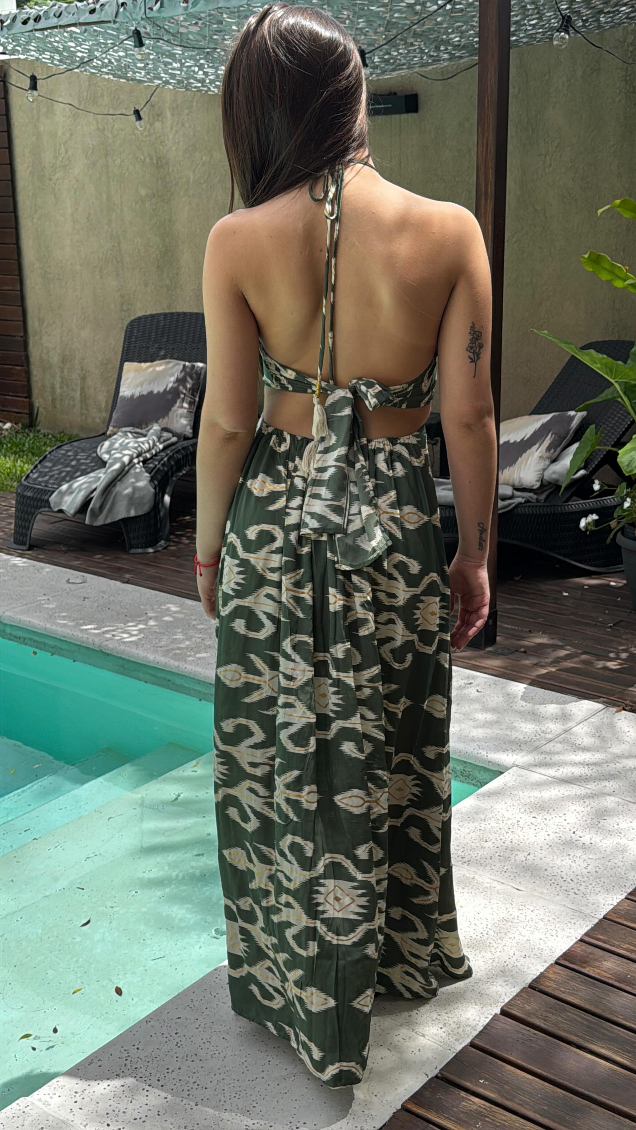Boho vibes que se ven en todos lados 🌿
Vestidos livianos, con movimiento y una esencia relajada que marca la temporada.
Los más buscados ya están en Poli Oly ✨#vestidosboho #bohostyle #lookboho #vestidosimportados #moda2026