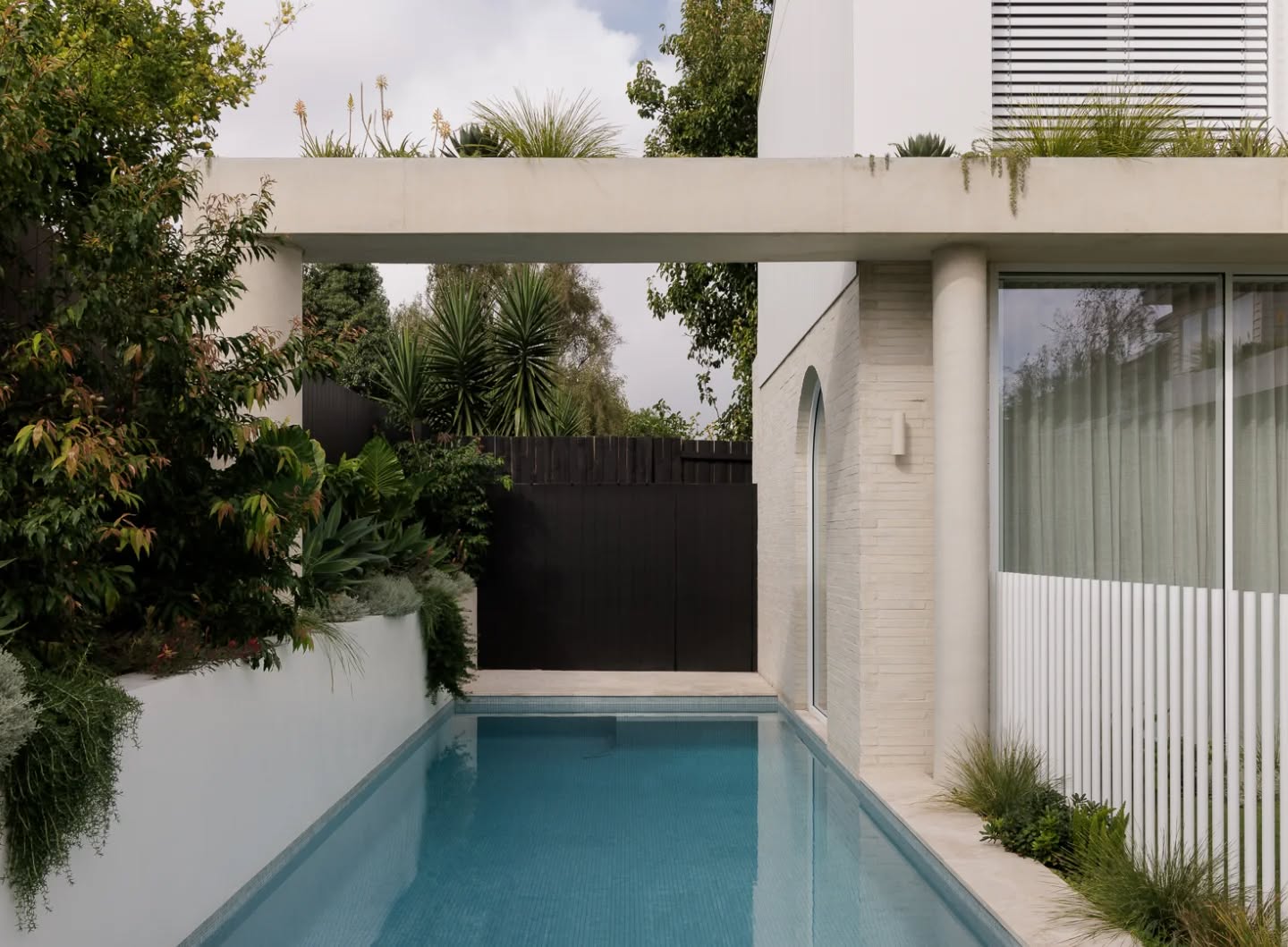 After a well earned break the team at Bayside Pools is back and ready to kick off another year doing what we do best!
2026 has a number of exciting projects that we are looking forward to bringing to fruition and sharing here with you.
Happy new year to all of you that follow along on our small business journey 🏝🥳