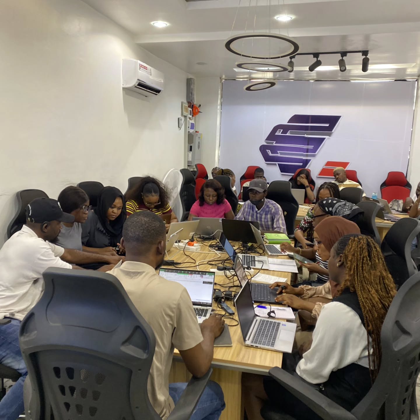 If 2025 broke you with job rejection, low pay, and frustration… don’t repeat it in 2026.
Data Analysis Class in Abuja Cente is opened.
New year, new class.
This is your moment to upgrade yourself before opportunities pass you.