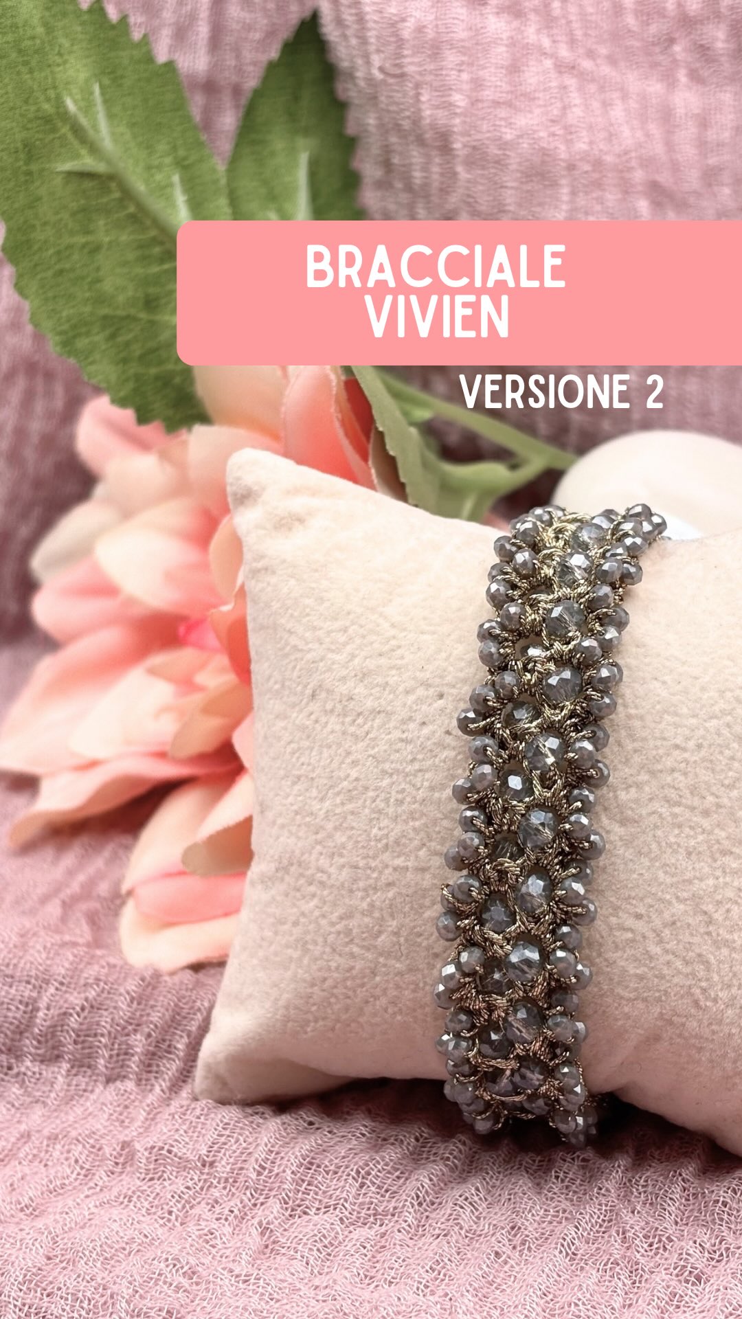 Bracciale VIVIEN - Variante 2
Ecco un altra variante del Bracciale VIVIEN. ❤️
Se desiderate realizzarla avrete bisogno di :
▶️ Filato Sorrentone . Infilare nel filato cristalli da 4 mm
▶️ Filato Sorrento . Infilare nel filato cristalli da 2,5 mm
▶️ uncinetto 2.00 o 2.50 per lavorare il filato Sorrentone
▶️ uncinetto 1.25 per lavorare il filato Sorrento
Tutti i filati utilizzati sono di @filieforme
#crochet #uncinetto #crochetbijoux #tonbonbijoux #filieforme