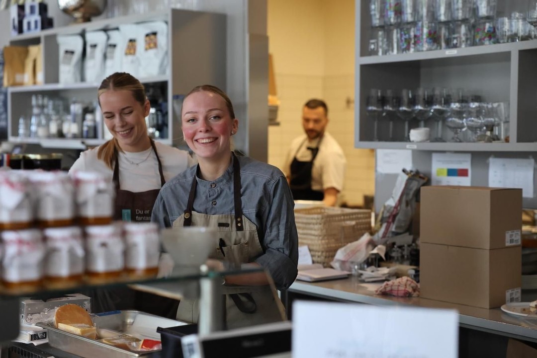 Lørdagen på Ostehuset er full av gode smil og varme møter 🍽️✨
Her samles vi rundt ekte matglede og ekte mennesker.
Kontakt oss på post@ostehuset.no for reservasjon 💛 🧀