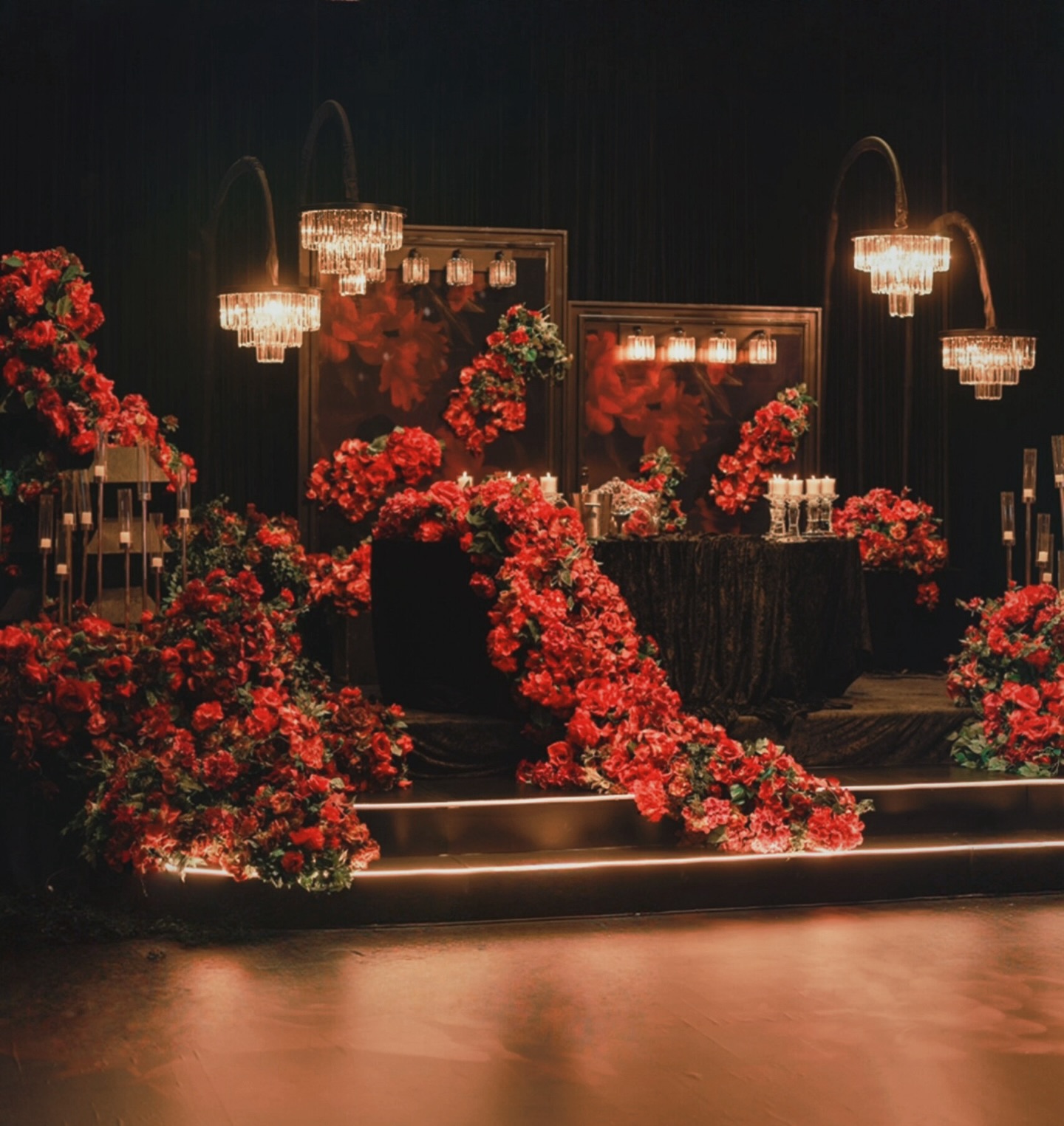 Deep red florals, glowing chandeliers, and layers of texture creating a scene that feels both modern and timeless.
Thank you @maneeshadhanda for allowing us to be part of your special day
Beautifully captured by @jagphotostudios