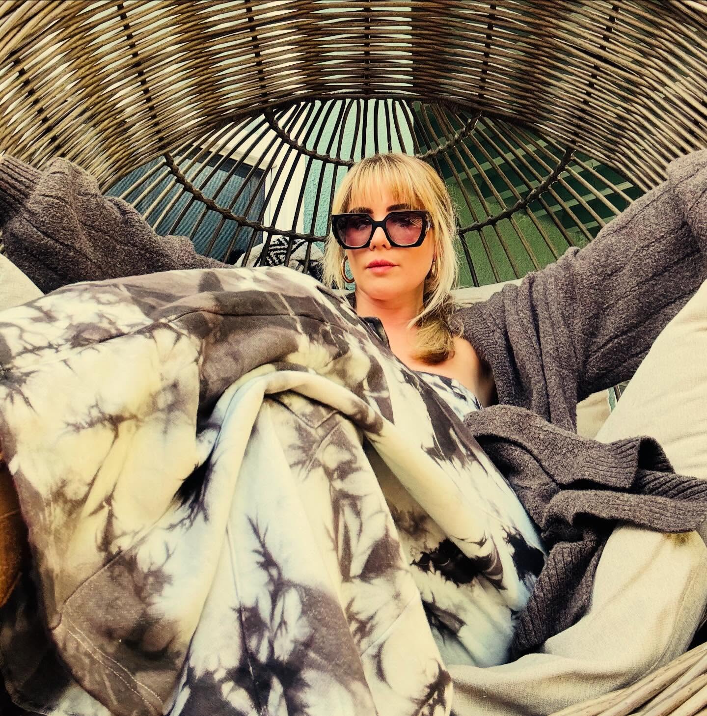 Sometimes nothing changes except the way you see it.
Perspective shifts everything.
Stay open to the magic. 💫
#perspectiveshift #inneralignment #positiveenergy #mindsetmagic #intentionalliving