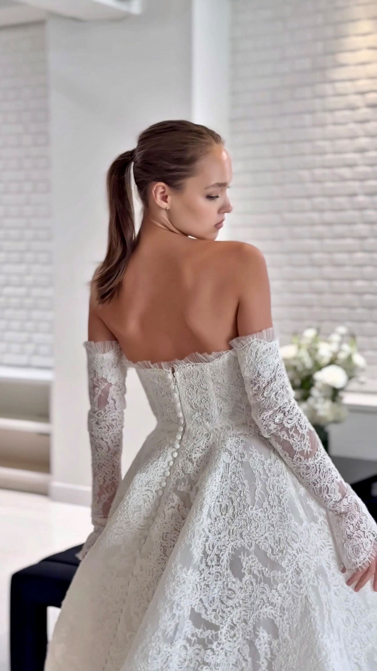 POV: Lace, Timeless and Romantic are at the top of your WishList. You walk into your bridal appointment and these @ritavineris dresses are waiting for you 💞
MAGNOLIA is for the bride who wants that grand moment: strapless, corded lace, detachable sleeves, pockets, and a true ballgown feel.
EMME is for the bride who loves the details: sheer lace, pearl buttons, opera cuffs, and a silhouette that feels effortless and refined.
Same designer. Same energy.
Two different ways to wear it.
Which are you saying YES to? 💞
Schedule your appointment🫶🏼
📞 412-343-6677
📧 info@bridalbeginning.com
💻 bridalbeginning.com
📍 Pittsburgh, PA