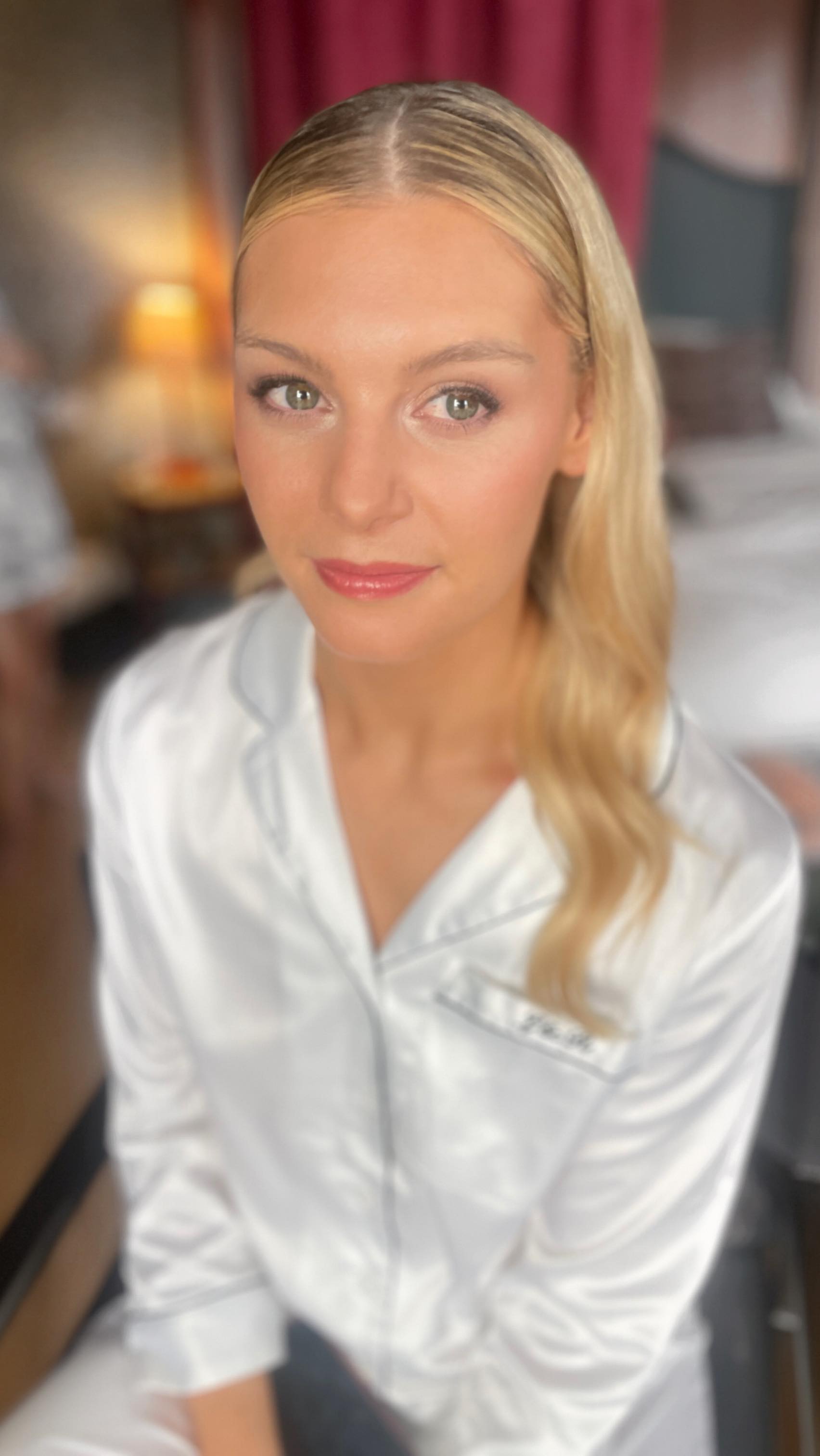 Why natural makeup? 💄
This is from the heart… natural to soft glam makeup is my thing and I think always will be. Not because I can’t/don’t deliver glam looks for those brides, bridesmaids and other clients that would like it, but because I truly believe on our wedding day natural makeup that highlights each bride’s own, unique beauty is very special.
For me, not all women and not all brides or bridesmaids should look the same… and yes makeup has that power. As a make up artist specialising in natural makeup, your own kind of beautiful is perfect 😍
And my lovely and very beautiful bride Lottie in this video @mitrehamptoncourt couldn’t show this any better ❤️❤️
#Weddingmakeup #naturalmakeuplook #naturalbeauty #naturalmakeup #surreyweddingsuppliers #softglammakeuplook❤️💄 #softglam #makeupartist #naturalbride #beautifull #bridalmakeup #makeupbyme