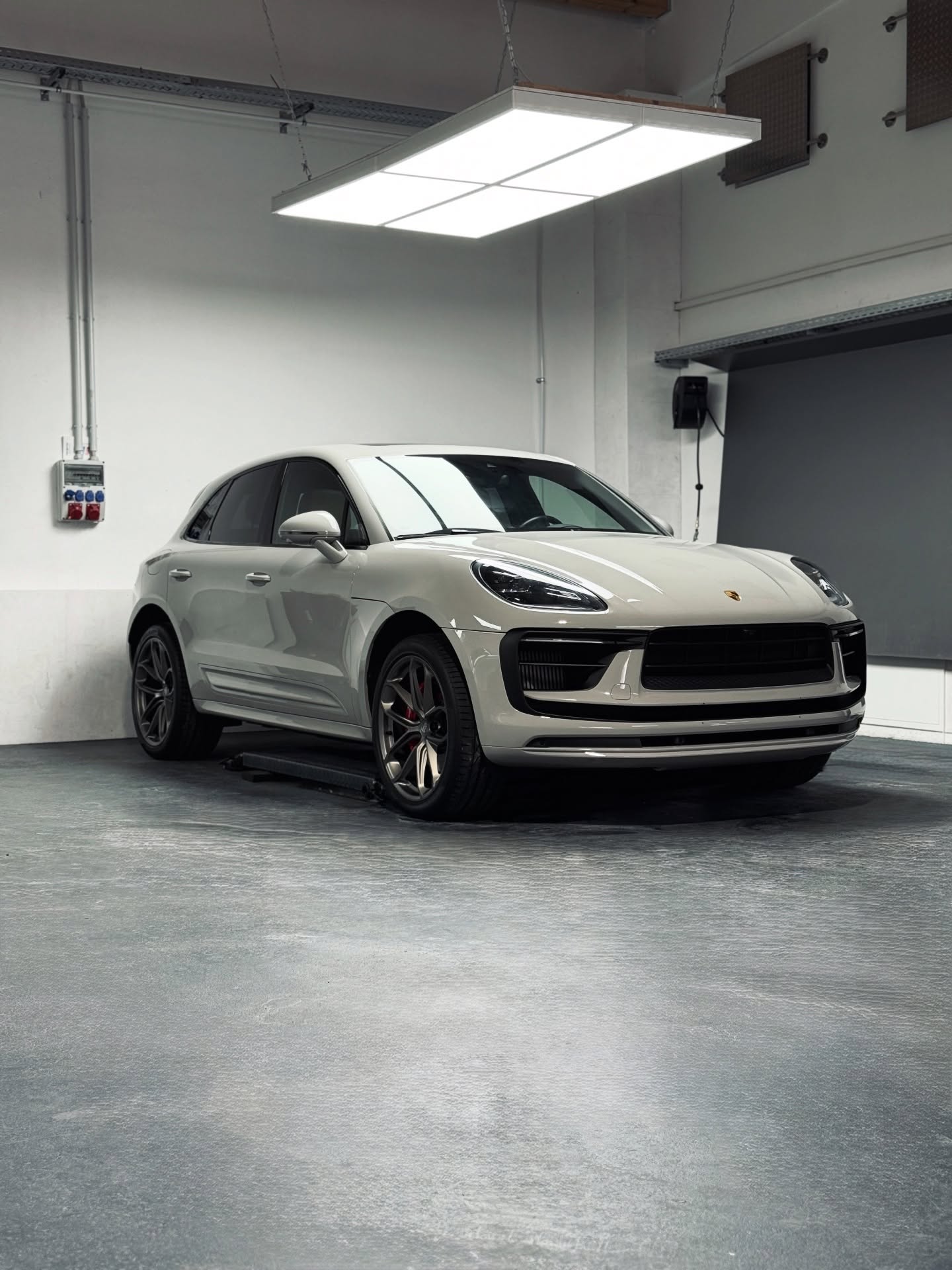 Porsche Macan S — Protected with XPEL Fusion 🛡️
XPEL Fusion front package for long-term paint protection during its leasing period abroad.
Built to preserve value and ensure a smooth lease return.
✨ Protection without compromise
#xpel
#paintprotectionfilm
#porschemacan
#leaseprotection
#wrapness