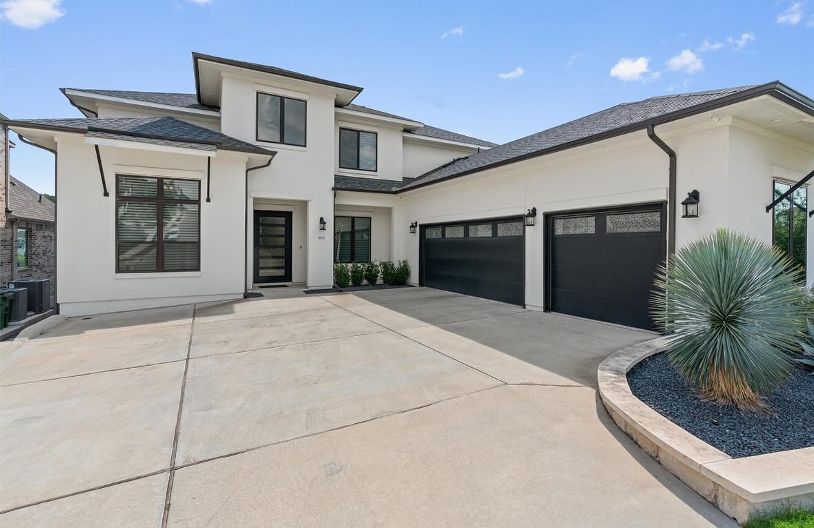 Are you looking for a new home for the New Year?
Check out this beauty at the open house today 2-4 pm @ 4600 Apollonia Way in Leander!
The views from this home are stunning - even in bad weather! And the Toll Brothers home is just as incredible: Over 4,000 sq. ft. of luxury with 4 bedrooms, 4.5 baths + loft, media room, multiple dining areas. A chef’s kitchen, temperature controlled wine wall, bar, and multiple outdoor living spaces make this home an entertainer’s dream.