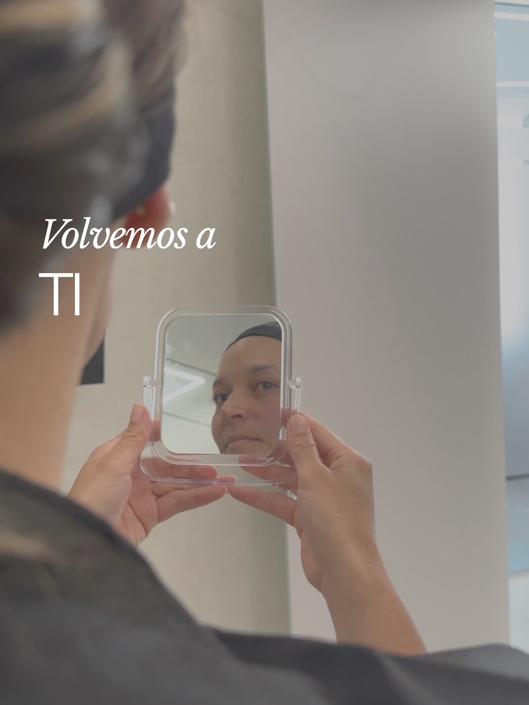 Volvemos después de las vacaciones. Y sabemos algo: El cuerpo también necesita recuperarse.
En Club Ser encuentras un espacio donde el bienestar no es un lujo, es parte de tu rutina.
✨ Descanso profundo
✨ Recuperación física
✨ Resaltar tu belleza
✨ Alivio del estrés
✨ Bienestar integral
Cámara de flotación, cámara hiperbárica, sueroterapia, Masajes, Hydrafacial, inyectables y otros servicios pensados para ayudarte a volver a ti.
📲 Agenda tu experiencia y empieza el año cuidándote.