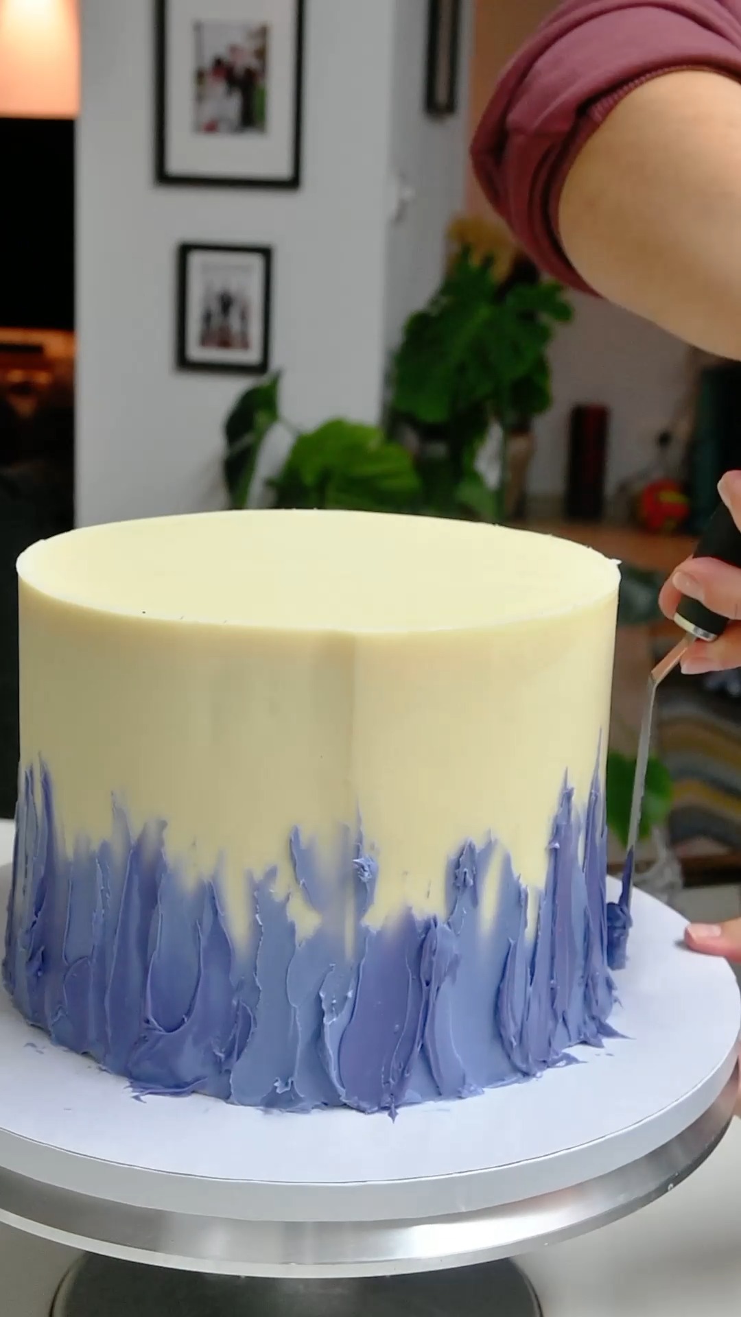 Keeping it simple: blue palette knife textures and gold details.
Quietly festive. No chaos. Just balance.
#FullFatBaking #PaletteKnifeCake #ModernCake #NewYearsBake #PaphosCakes