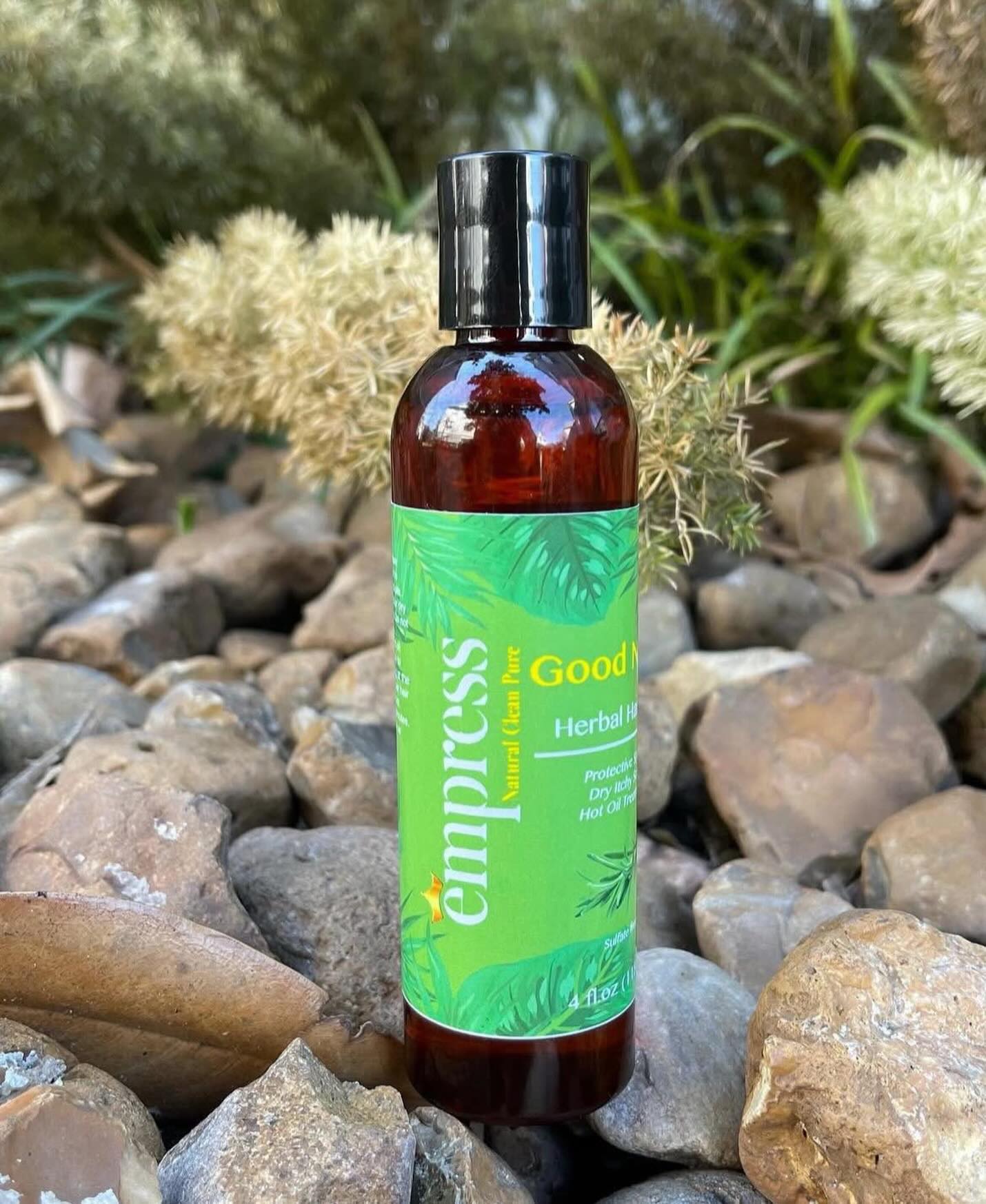 🍃Good Natty Herbal Hair oil handcrafted with 100% natural quality ingredients, including Aloe & Peppermint! This oil can be used as a beard serum, dry itchy scalp, and even as a hot oil treatment (on wet or dry hair)
Available at: www.EmpressDivine.org