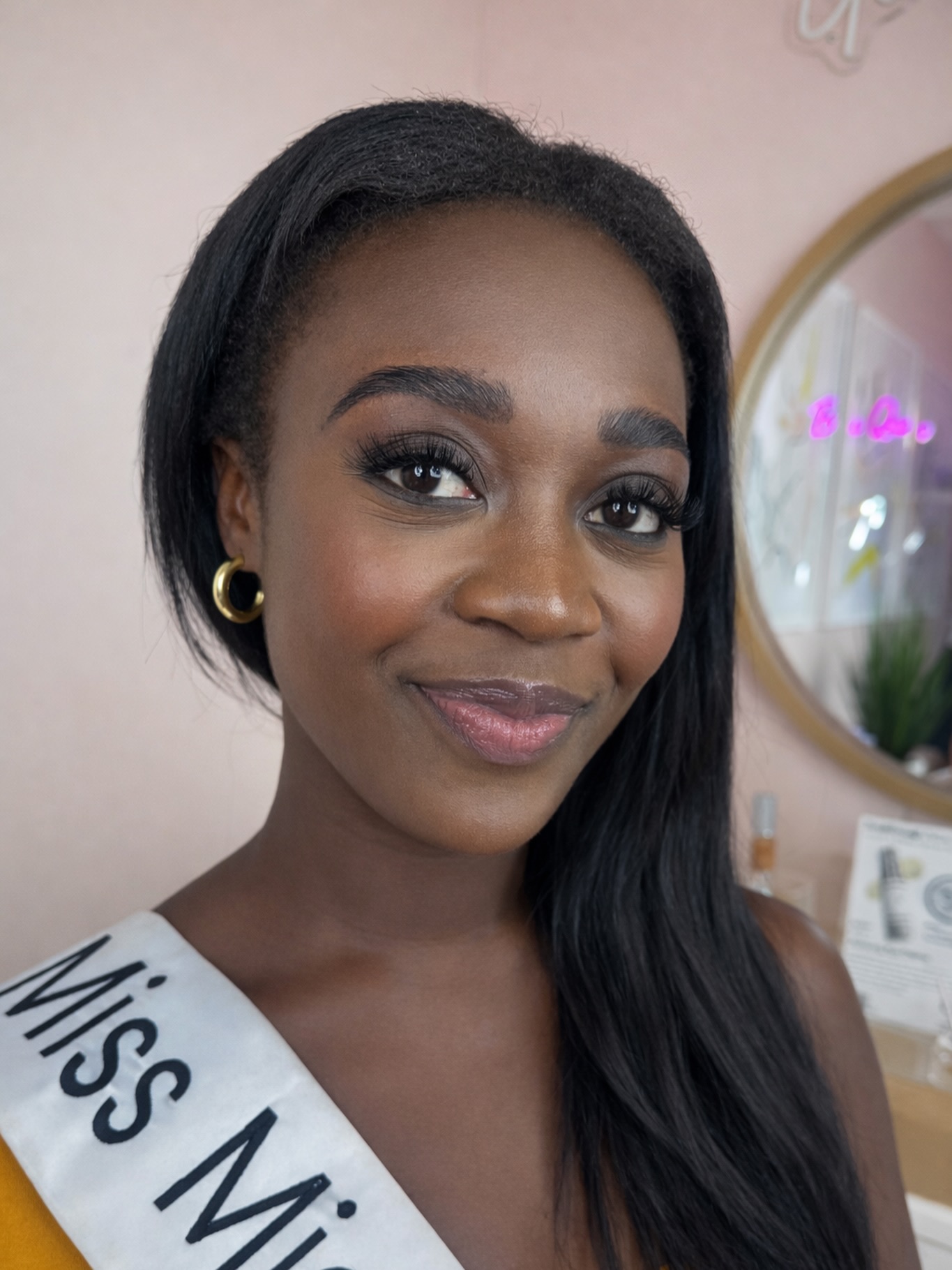 Good lashes, great brows, Miss Miami glow ✨🌴
#missmiami #lashextensions
#pageantqueen #browgoals #pageantqueen