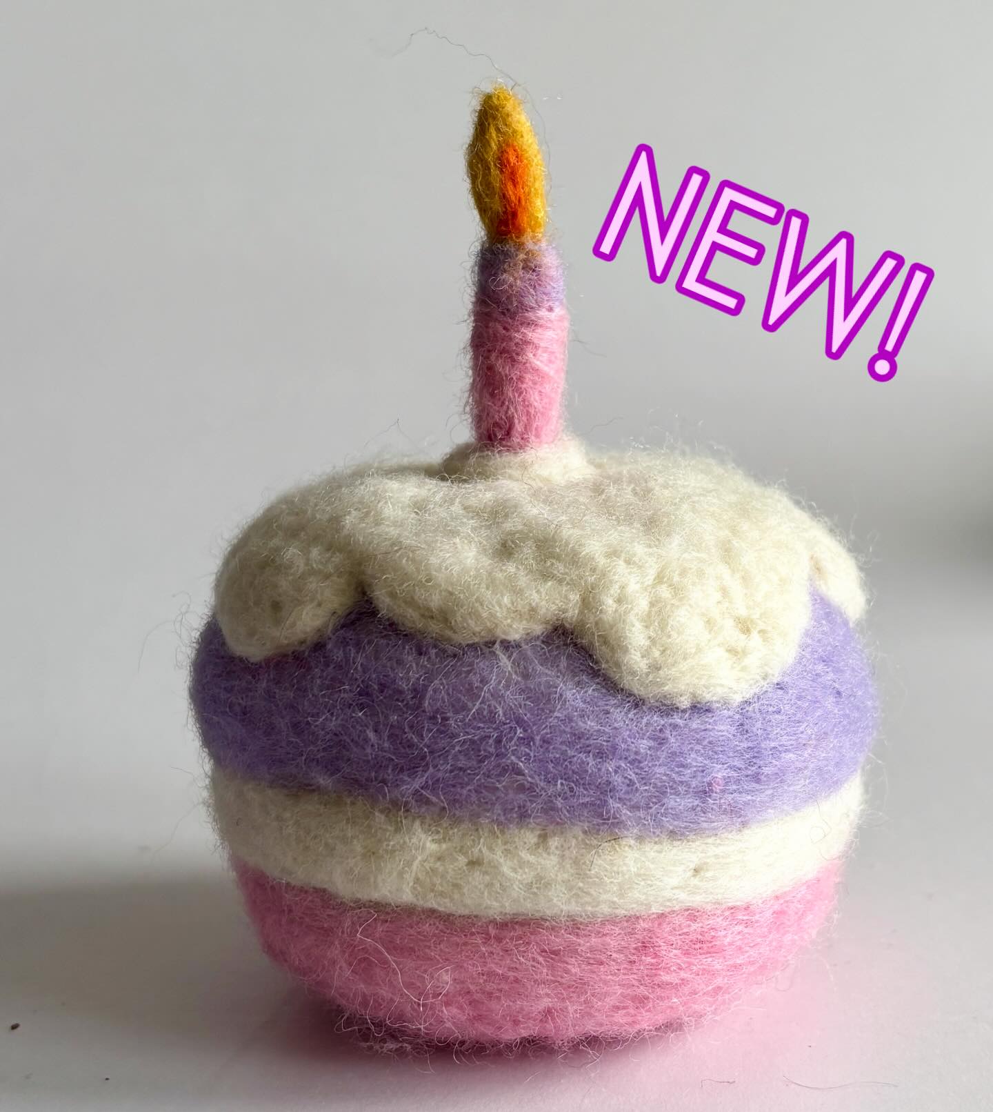 New for 2026! A scrummy celebration cake with a single candle, made purely with wool. A unique alternative to a birthday cake which will last a lot longer! Eco friendly, handmade ornament & is now available in my @folksyhq shop -
https://folksy.com/find/item/8598266-Handmade-Needlefelted-Birthday-Cake-Ornament
#folksy #folksyshop #needlefelted #handmadewithwool #birthdaycake