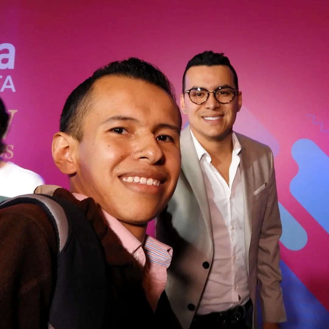 Que dolor es anunciar esta noticia, el gran Yeison Jiménez, fallece el dia de hoy. Es demasiado triste despedir no sólo a un gran artista sino a una persona tan generosa, tan talentoso, un gran ser. Siempre con la mejor disposición de atender a los medios con respeto y generosidad en sus palabras y gestos.
Gracias por tanta buena música 😭😭
#yeisonjimenez #yeisonjimenezmuerte #musicapopular