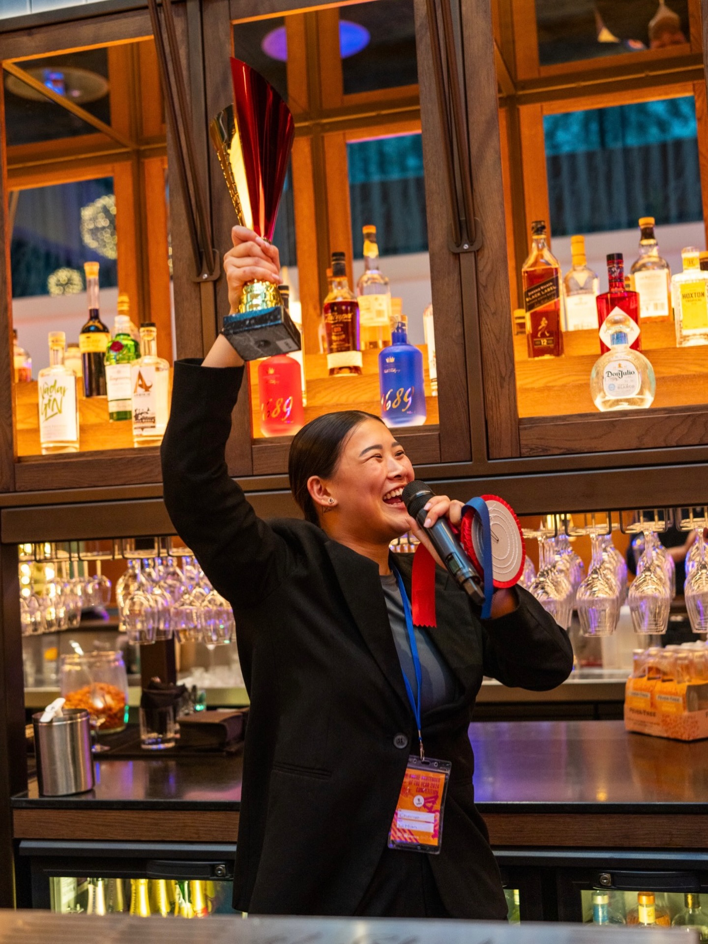 Final call!
Are you a bartender based in den Haag?
Are you in fact, the best bartender in the city?
Then prove it!
Just pop us a message if you’d like to enter this edition of The Hague Bartender of the Year.
We’ll make sure that you get a bartender competition box dropped off with you, but please do get in touch as soon as you can as the date for application ends this Friday 9th January!
#thehague #denghaag #cocktails #barenders #competition