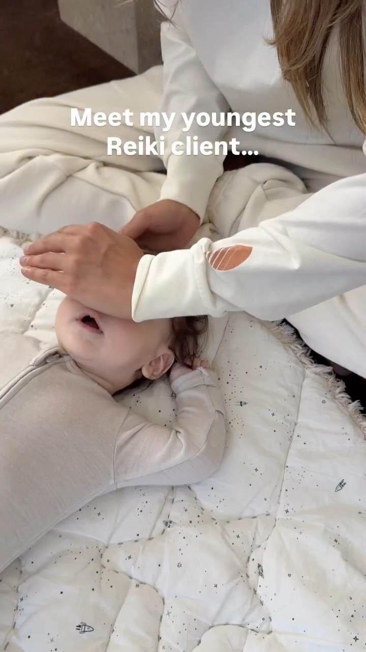 👶🩵My friend’s CUTEST baby has been waking up every hour for the past few months, so when I was over I said, “Let’s give him some Reiki!” The same night… he slept from 6:30 pm–12:30 am, and then again from 1–5:30 am!!! He had the best sleep he’s had in a while!
Whether it was Reiki and/or something else, I’m now v intrigued! I’m so curious to hear if anyone else has tried Reiki with babies.
#reikiforbabies #sleeptraining #energyhealing #reiki #santamonica