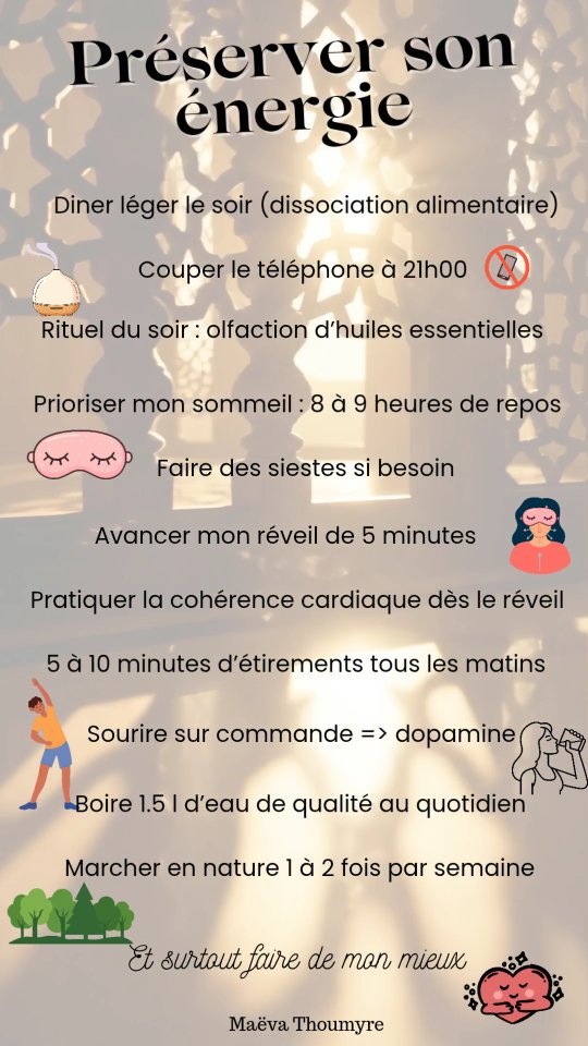 Il est temps pour moi de vous souhaiter mes meilleurs vœux pour cette nouvelle année ✨️
Parfois en début d'année, l'élan est là pour instaurer de nouvelles habitudes et pourtant l'hiver n'est pas la saison propice au changement. Au contraire, l'hiver invite au ralentit, à l'écoute de soi 🤗
Alors pour ce début d'année je vous partage, non pas mes objectifs, mais simplement de petites choses quotidiennes qui me font du bien et qui impacte positivement mes journées 😊.
✨️ Le soir : diner léger en privilégiant les fruits🍊🥝 et légumes 🥑🥕, couper le téléphone à 21h00 pour privilégier mon sommeil 😴 et ne pas bloquer la production de mélatonine (hormone du sommeil), déposer 1 à 2 flacons d'huile essentielle dans le tiroir de ma table de nuit (orange douce, ylang ylang) pour respirer chaque soir avant de m'endormir 😇
Le matin pratiquer la cohérence cardiaque et quelques étirements dans le lit pour démarrer la journée avec calme et lucidité
Et dans ma journée boire 1.5L d'eau 💧de qualité (peu minéralisée ou osmosée), sourire 👄 pour activer la production de dopamine et bien sûr me reposer dès que cela est possible pour préserver mon énergie.
Je crois que je vais imprimer cette petite liste pour l'avoir toujours sous les yeux et ne jamais oublier de faire chaque jours de mon mieux pour prendre soin de moi 🫶
Si vous deviez choisir 3 habitudes bienfaisante ce serait lesquelles ?
Je vous souhaite de prendre soin de vous, d'être en paix avec votre corps et de chercher à toujours comprendre son fonctionnement
Je vous souhaite de vous prioriser et de vous souvenir que la chose la plus importante c'est vous, votre santé physique, mentale & émotionnelle 🙏🫶 prenez soin de vous 😘
#habitudes2026 #naturopathiesoindesoi #changezvoshabitudes
#naturopathedeuxsevres