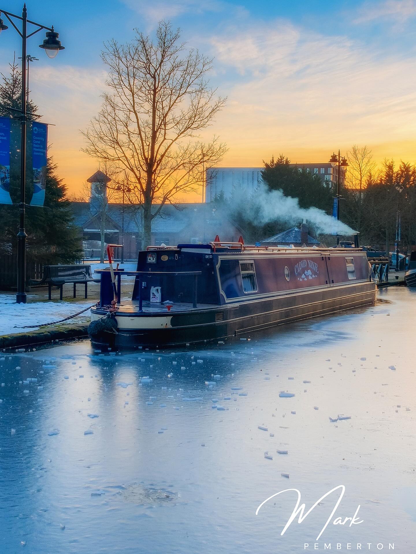 I’ve had a blast with the winter canal photos this week, tonight was my favourite scene with that sky and frozen ice #bbc_midlands #bbccwr #excellent_britain #canalandrivertrust #sunset_pics