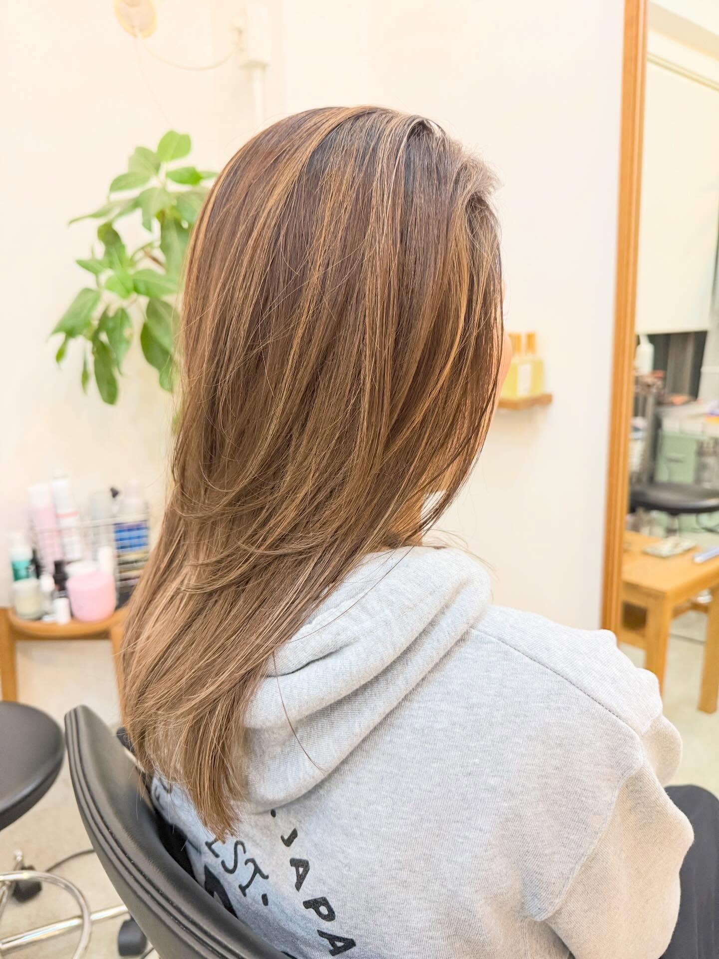 レディースカット。
•
ハイライト。
•
•
#福岡美容室
#レイヤー
#ブリーチ
#ハイライト
#soisu