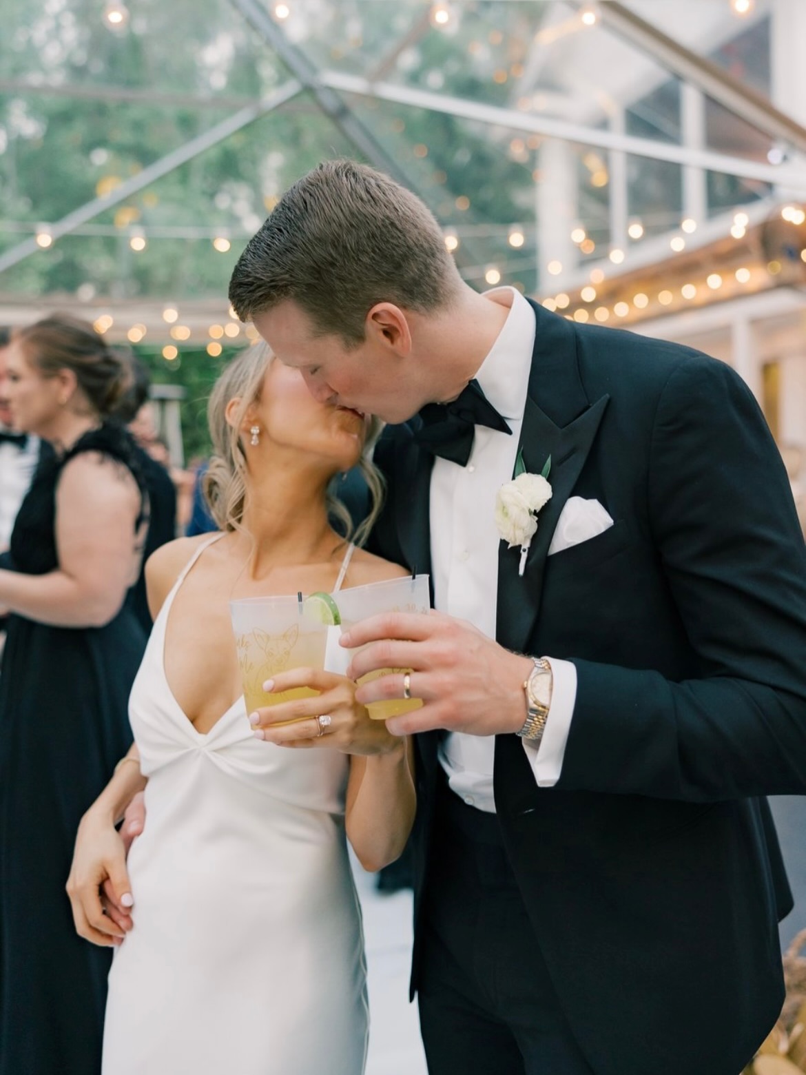Weekend vibes are here! Who's dancing? We adore our couples' party energy! 🖤
Photographer: @kaitlyndelongphotography
Venue: @mackeyhousesavannah
DJ: @allaboutyouentertainment
Rentals: @advanced_av
Planners: US
#savannahwedding #savannahweddingplanner #savannahbride #georgiawedding #georgiaweddingplanner #georgiabride #lowcountrywedding #weddingplanner #weddingparty #weddingreception #weddingsofinstagram #weddingdrinks #weddinggoals
