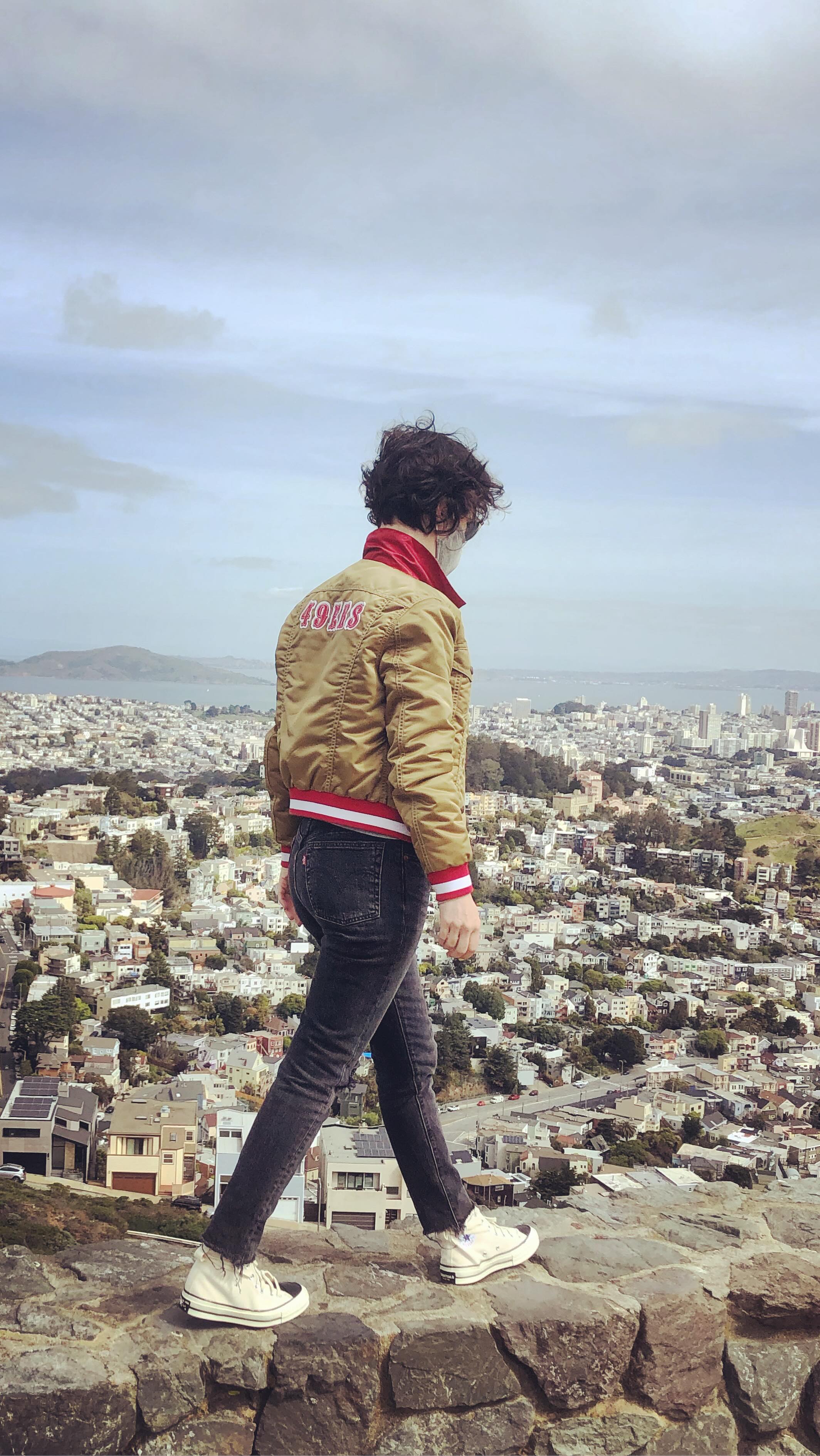 Yep, I’m making an upcycled outfit to wear to Levi’s stadium to watch the 49ers play in the Super Bowl. ☺️
(a la @kristinjuszczyk but more 501’s and a hoodie style)
Am I delusional? Probably, but this season anything is possible. And I needed something to do this week between going to protests and mourning the loss of our democracy ☺️.
And if they don’t make it to the Super Bowl, I’ll be wearing this at home on the couch for the Bad Bunny halftime show. 🎶 Bad Bunny Baby 🎵
And yes, I’m aware that probably no one following me cares about the 49ers, but if anyone is out there who is #49ersfaithful and loves #sustainablefashion let me know!!