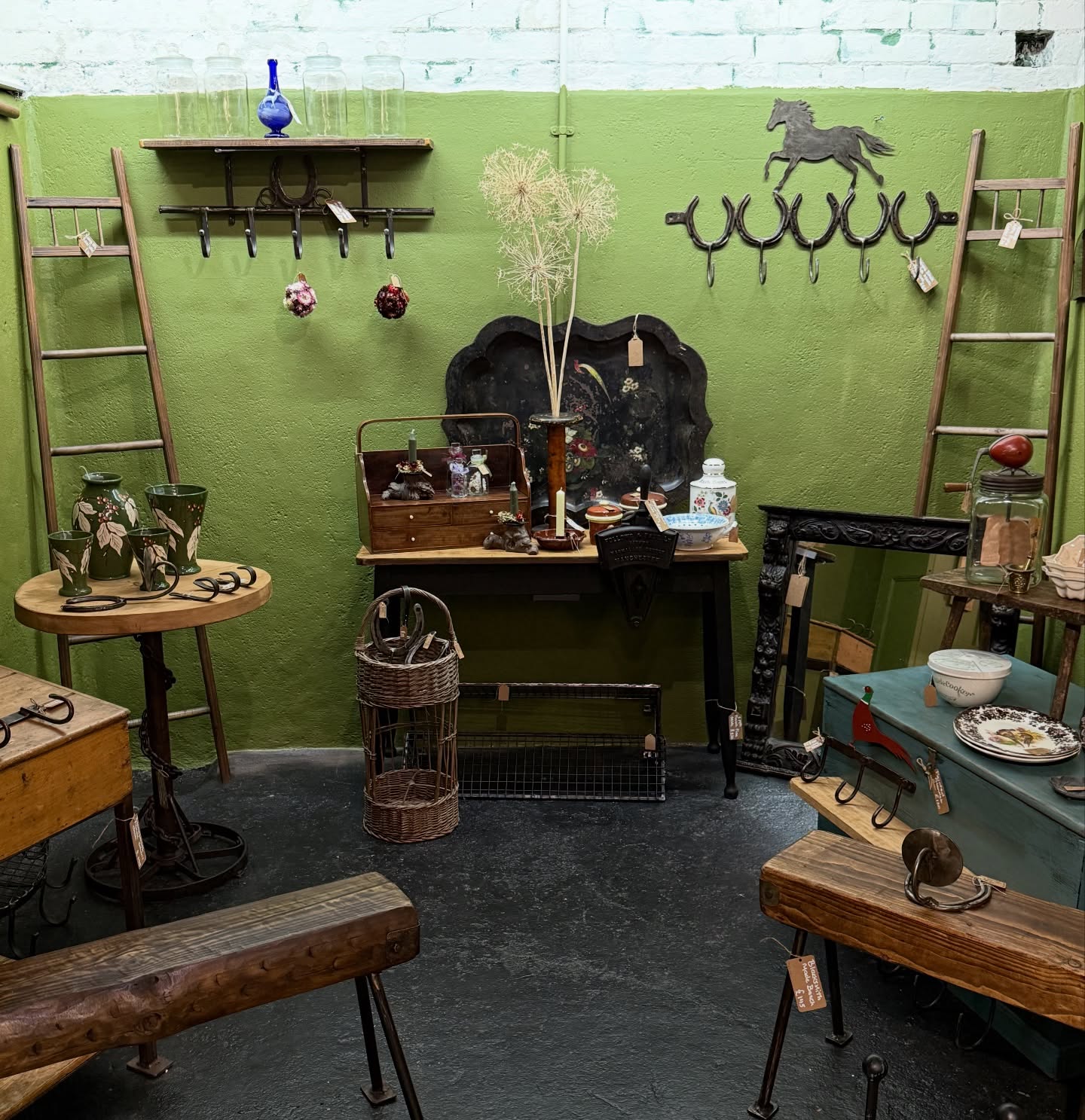 We’re very happy to introduce our new dealer @atticusandwillow who have created this fabulous space in The Core at @theantiquevillagedevon. Pop in and take a look!
www.theantiquevillage.co.uk
#horseshoe #handcrafted #vintage #salvage #devon