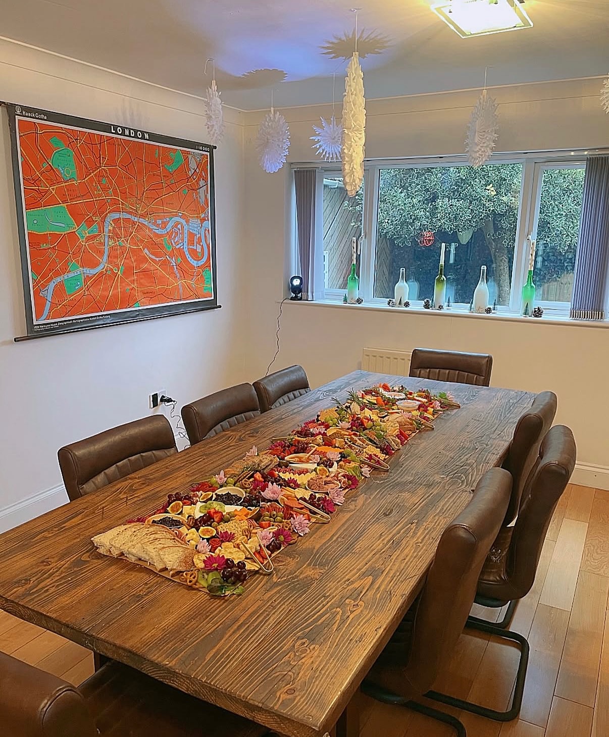 Same table, different year ✨
So grateful for the clients who come back again and again 🤍
Your trust, loyalty, and continued support mean everything to us. Every repeat booking reminds us why we love what we do, creating beautiful platters and boards for your special moments.
Thank you for choosing @plattersandboardsltd and for letting us be part of your celebrations, time after time
✨🧀