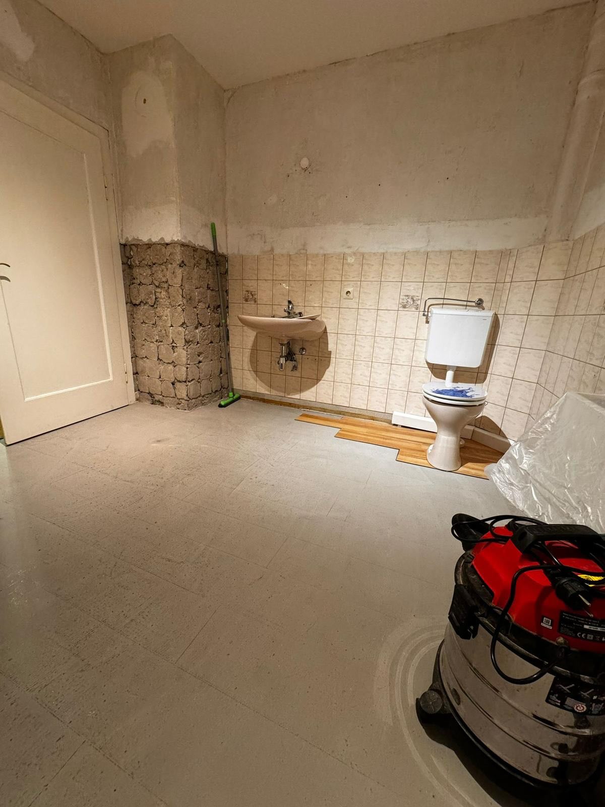 #vorhernachhertransformation #badezimmer #renovierung #fliesen #homesweethome