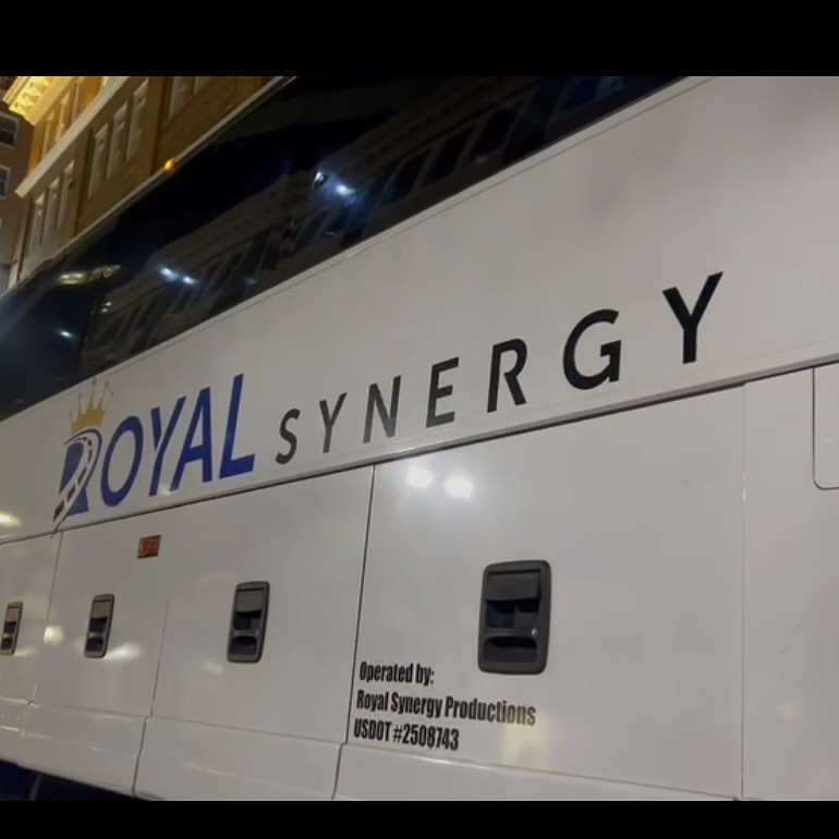 Elevate your group travel experience with Royal Synergy Charter Buses—where comfort meets convenience in Central Florida! 🌟🚍 #RoyalSynergy #ComfortableTravel #CentralFloridaCharter