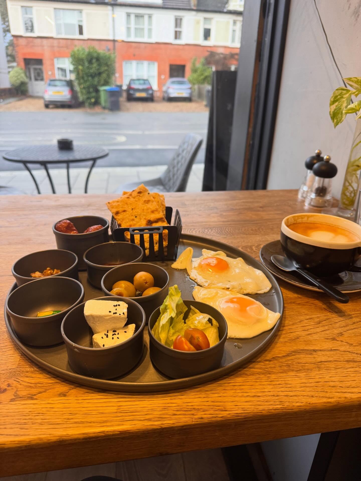 A yummy breakfast @black.swancafe this morning before my @thermomixwestlondon business meeting this morning 😋