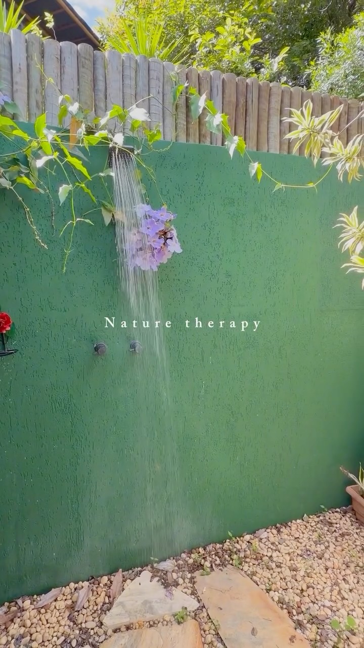 Na Docas da Lapa, cada detalhe convida você a desacelerar: o silêncio que acalma, o verde que renova, o ar puro que recarrega. Aqui, o tempo ganha outro ritmo e o corpo responde com mais leveza, descanso profundo e bem-estar real.
A experiência vai além da hospedagem.
Docas da Lapa é o lugar para desligar do excesso e se reconectar com o que importa.
#DocasDaLapa #NaturezaQueCura #RefúgioNatural #DescansoDeVerdade