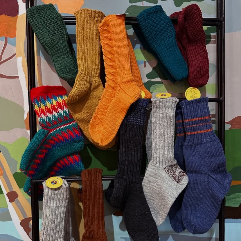 Handmade socks are the best 🧦!
I'm obsessed with the patterns, colours, and warmth.
❄️ Ideal for snuggling up on chilly nights. ❄️ Book, tea, and cozy socks, my night is set ☕️