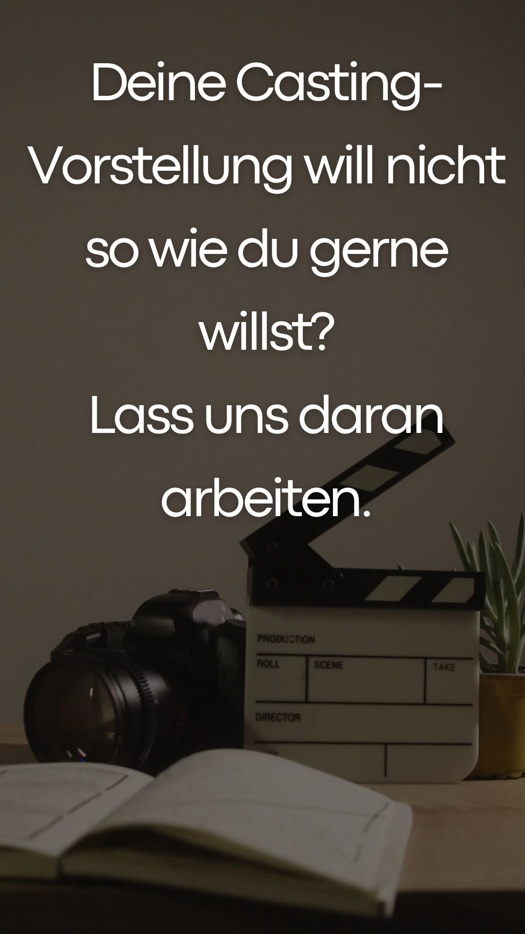 Deine Vorstellung beim Commercial Casting ist deine Visitenkarte. Der erste Eindruck – und der Kunde entscheidet in wenigen Sekunden: schaue ich mir das Spiel an, oder skipper ich weiter… In dieser kurzen Vorstellung geht es nicht nur um Fakten (Name, Beruf, Wohnort etc.), sondern auch darum, wie du dich bewegst, wie du sprichst und wie du tagesaktuell aussiehst. Genau da hakt es bei vielen: plötzlich wirkt man vor der Kamera steif, zu laut, zu leise oder „nicht wie man selbst“. Wenn du dich damit schwer tust, helfe ich dir, eine klare, natürliche Vorstellung aufzubauen. Wir machen das strukturiert und so, dass du dich sicher fühlst und professionell rüberkommst.
Melde dich gerne per DM bei mir.
#actorlife #model #modellife #commercialcasting #ecasting
🎶Deutsch lernen klar
