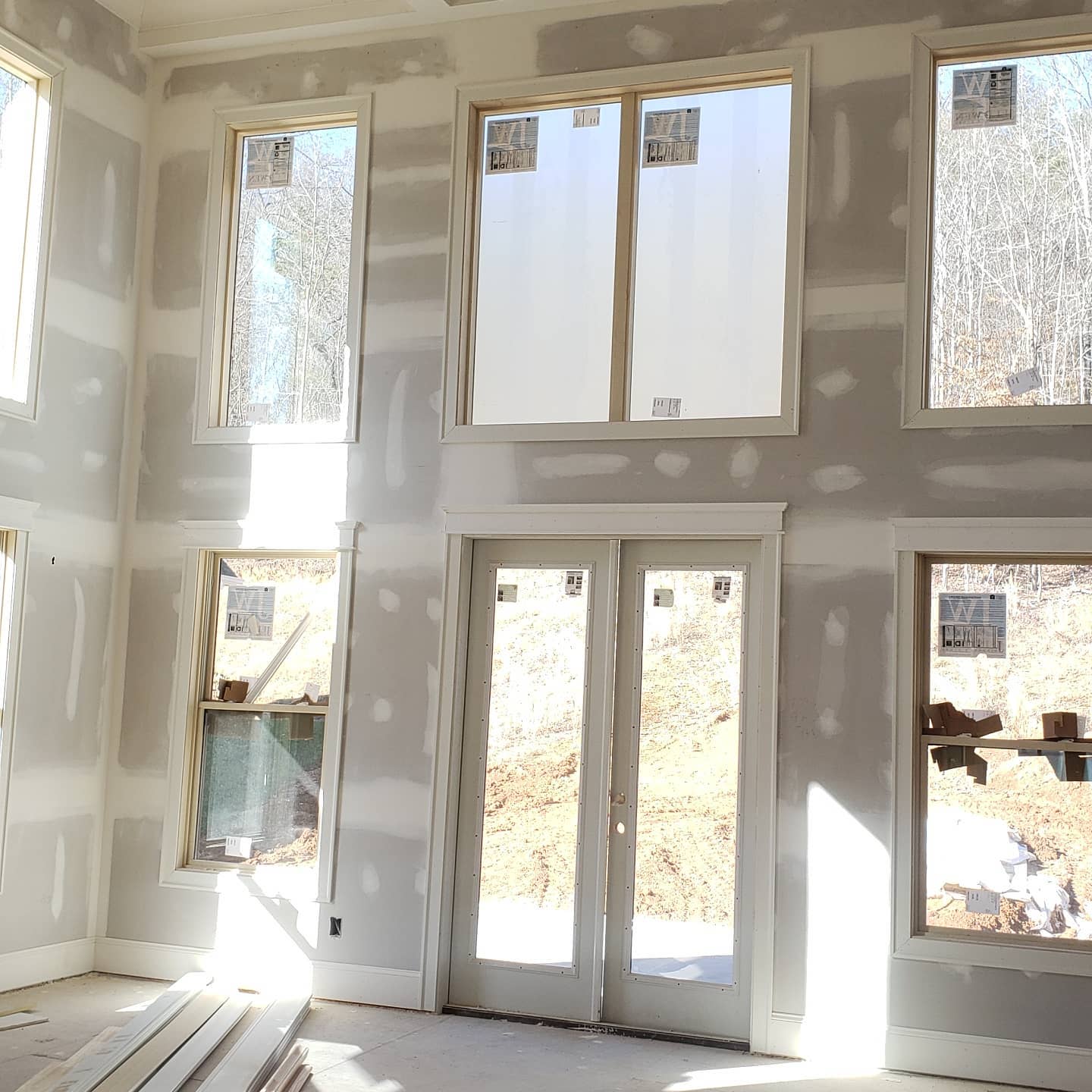Give us alllll the natural light! 🌞
#customhome
#customehomebuilder
#jontotherowconstruction
#twostorygreatroom
#windows
#twostorylivingroom
#familyroom
#livingroom
