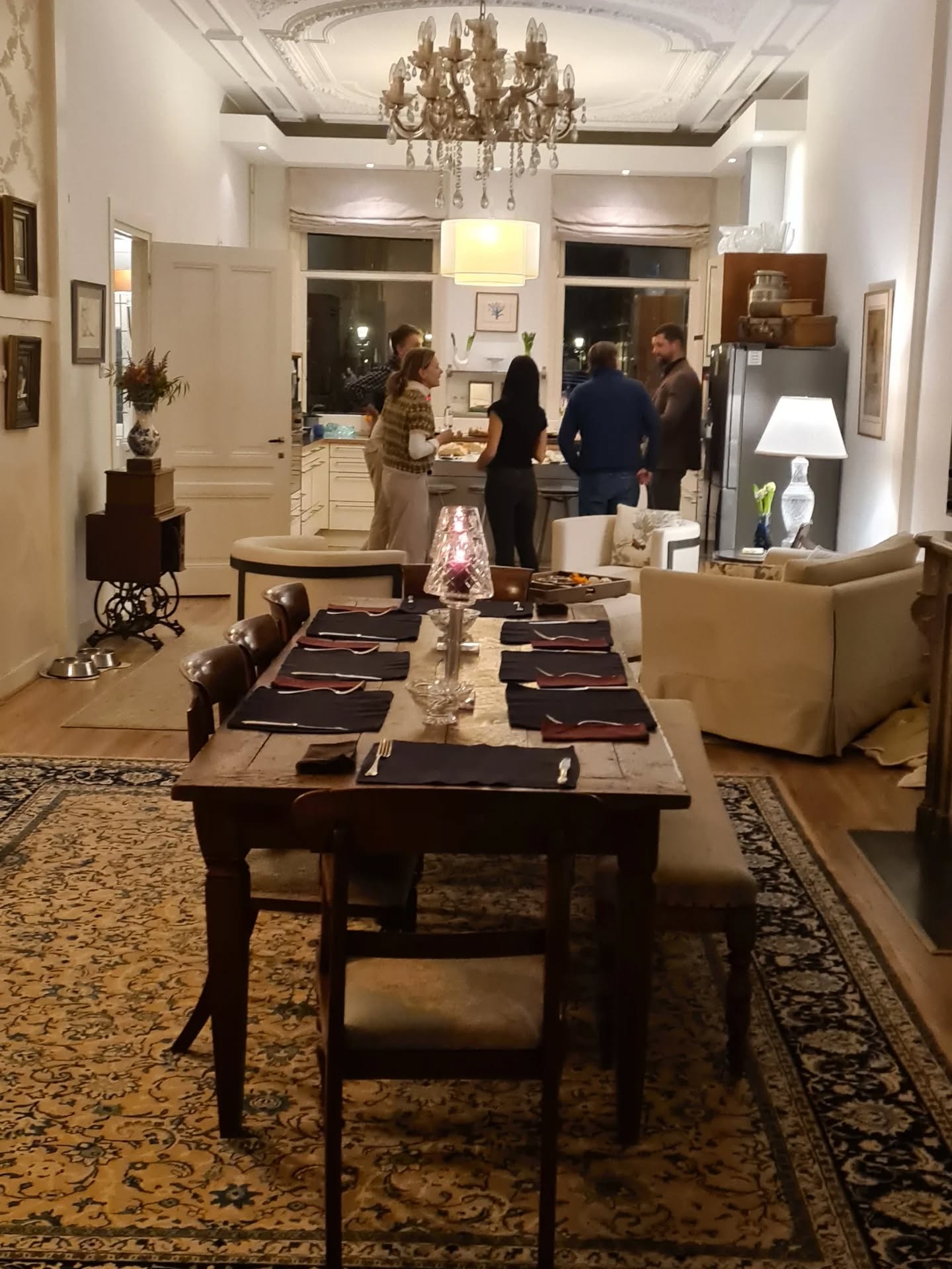 Ardagh is making its debut to the Netherlands. Another happy customer in Den Haag. #irishlinen #tabletop