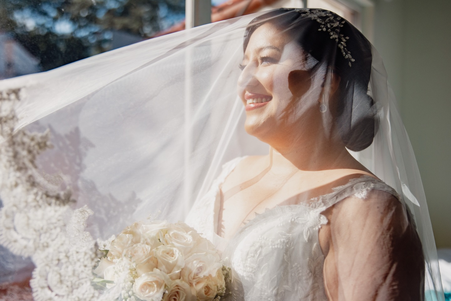 Cada boda comienza mucho antes del “sí, acepto”.
Los preparativos, los detalles y esos instantes que pasan rápido…
📸 Capturarlos es lo que los vuelve eternos. Agenda tu fotógrafo de boda.
.
.
.
#fotografiadebodas #weddingphotographer #detallesdeboda #instamood