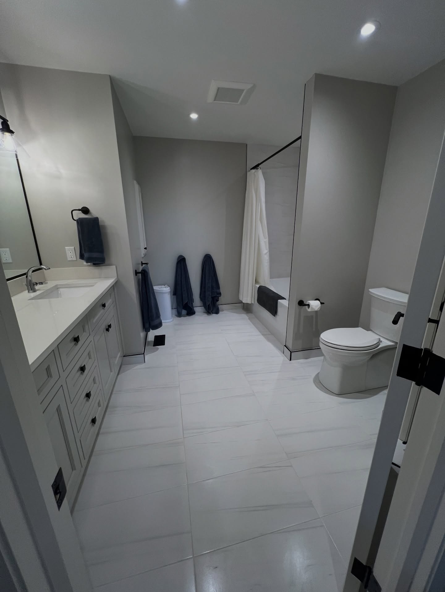 Making homes sparkle 🫧
#FTD
#cleaningservice
#professionalcleaning
#housecleaning
#whitegloveclub