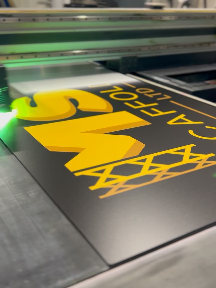 Pitchboards are a great way to promote your brand! Here’s a few new photos of our printed boards from @londonwelshrfc!
We supply a range of pitch side & sponsorship boards for sports clubs of all kinds! 🏉🏏⚽️🏒
We offer standard sizes but can also make the boards at custom sizing to fit your requirements!
Please get in touch for more information - info@avondisplays.com / 01454 411144
.
.
.
.
.
.
.
#pitchsideboards #sponsorshipboards #rugbyclub #footballclub #sportsclub