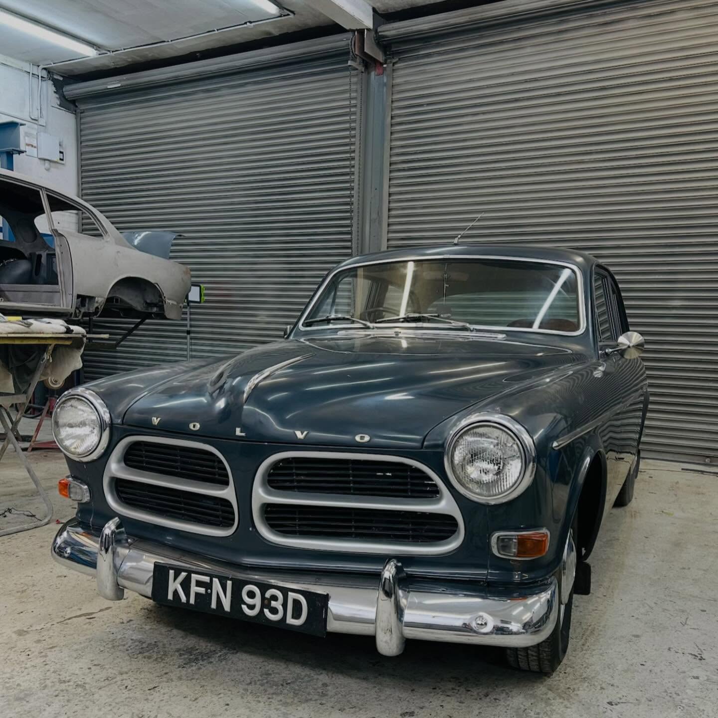 Wow! I love a Volvo Amazon.
Built in an era when cars were made to last. This Volvo Amazon wears its years with pride. Proof that good design never ages
.
.
#VolvoAmazon #ClassicVolvo #Unrestored #VintageVolvo #ClassicCars #ScandinavianDesign