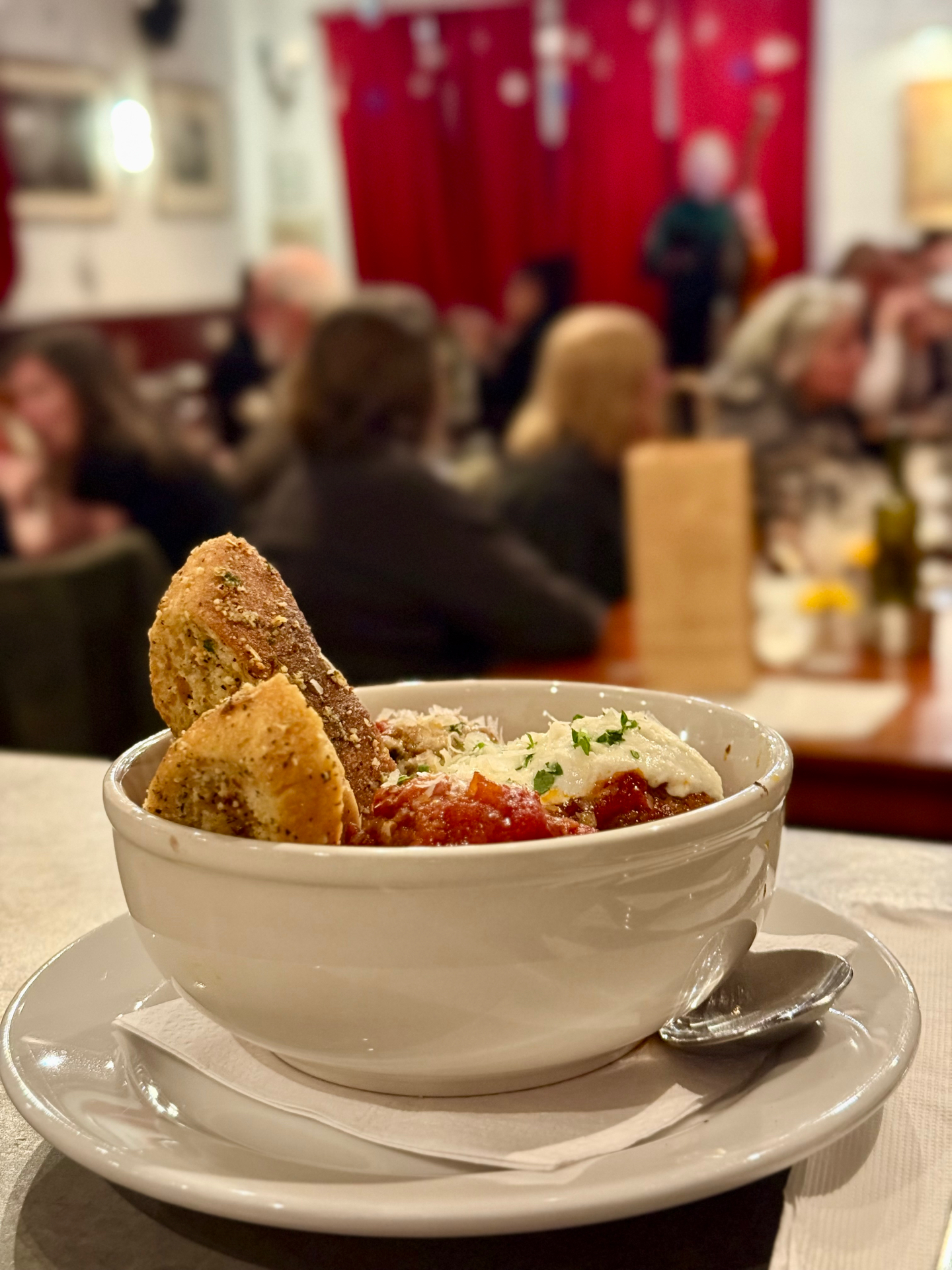 Yum.
#jazznight #fridaynightjazz #northforkjazz #longislandjazz #smallbites #claudiasmeatballs