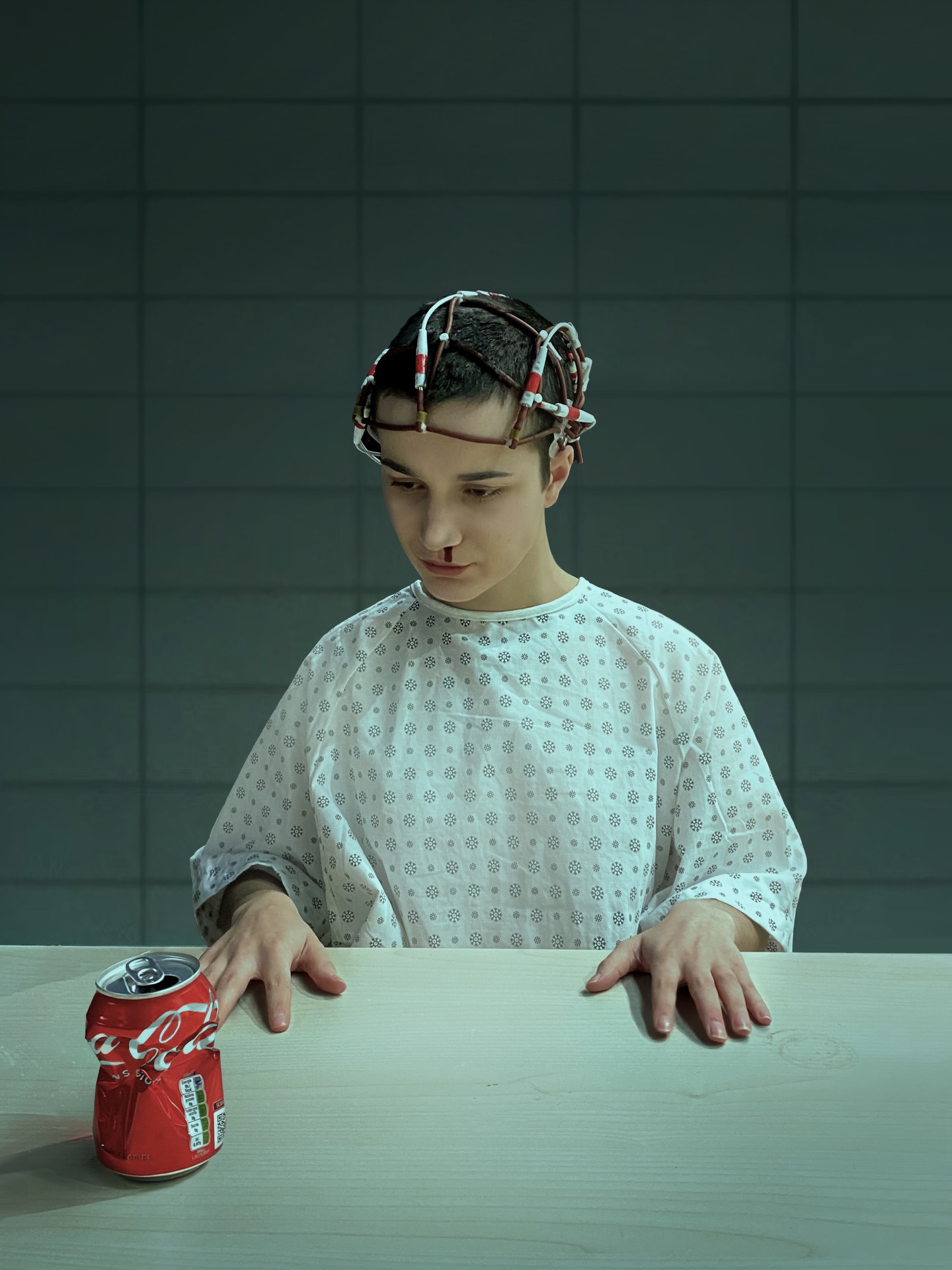 "Picture of a badass kid with a buzz cut who doesn’t like Coke"
J’aime trop cette photo, qui a quelques années maintenant, ça me rappelle mes débuts dans le cosplay, mon crâne rasé (qui me manque troooop) et des cosplays que je rêverai de refaire ❤️🔥
#strangerthings5 #cosplayergirl #elevenstrangerthings #milliebobbybrown #strangerthingsfan @netflixfr