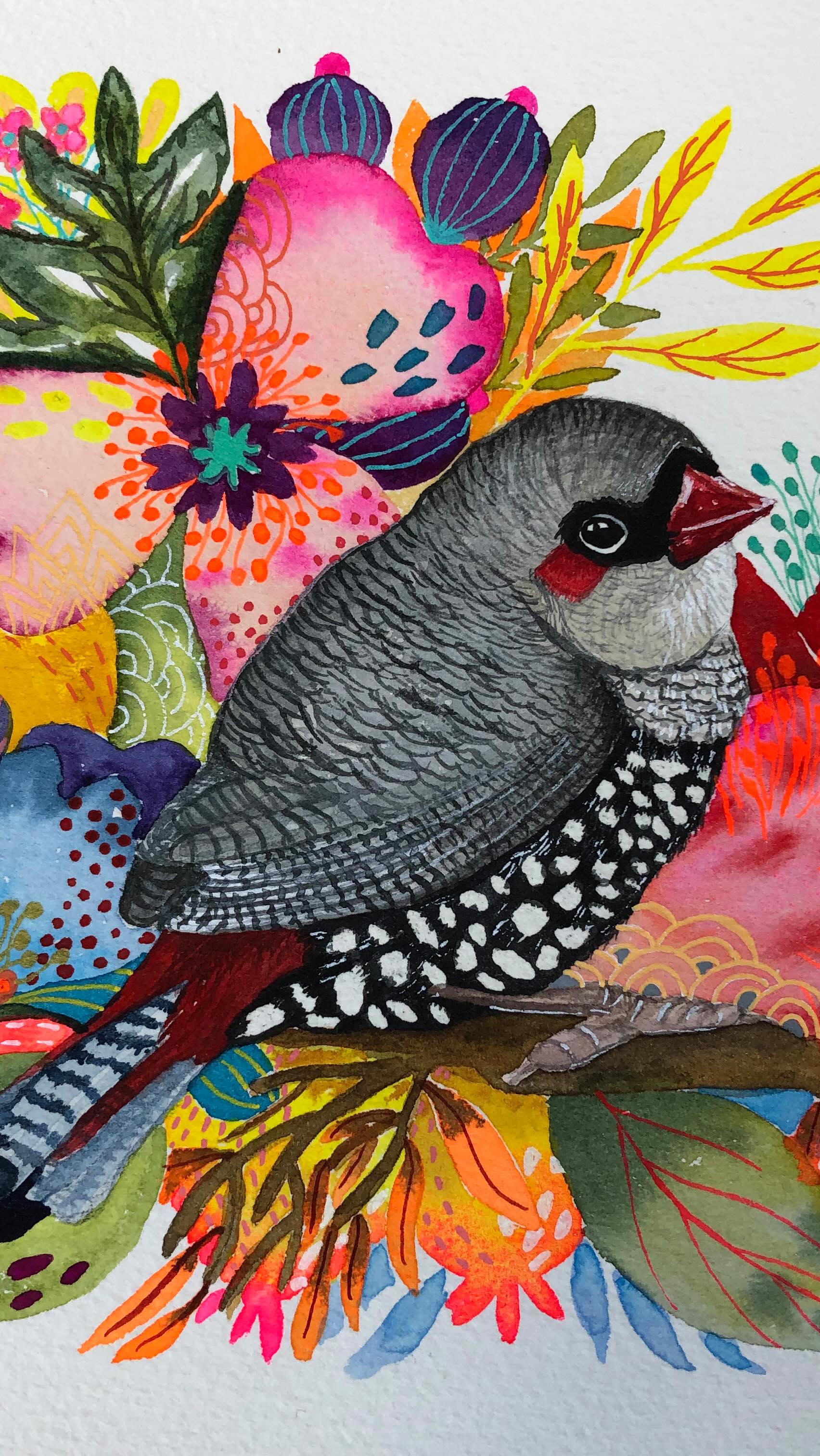 🇬🇧 Sold!
Some paintings don’t start in the studio.
This exotic bird was born from a childhood ritual in Paris: slow Sundays wandering through the bird market on Île de la Cité with my father.
I was mesmerized by this tiny diamond finch — its black belly dotted with white, playful, almost dressed for celebration.
Years later, that precise memory resurfaced through watercolor.
This piece has now joined a private collection in England, alongside a second work acquired by the same collector. I love how art quietly carries personal stories across borders, transforming nostalgia into something timeless.
—
🇫🇷 Vendue!
Certaines œuvres ne naissent pas dans l’atelier.
Cet oiseau exotique est issu d’un rituel d’enfance à Paris : les dimanches passés au marché aux oiseaux de l’Île de la Cité avec mon père.
J’étais fascinée par ce petit diamant à gouttelettes, son ventre noir parsemé de pois blancs, à la fois élégant et espiègle.
Des années plus tard, ce souvenir a refait surface à travers l’aquarelle et m’a fait choisir cet oiseau pour modèle.
Cette œuvre a aujourd’hui rejoint une collection privée en Angleterre, accompagnée d’une seconde pièce choisie par le même collectionneur. J’aime penser que l’art transporte des histoires intimes, bien au-delà des frontières.
Aquarelle sur papier @archespapers 300g rough.
Watercolors tubes by @winsorandnewton , @danielsmithartistsmaterials
Neon colors watercolors by @sennelier1887 @finetec
Little details with markers by @posca_uk
#watercolorart #artcollector #contemporaryart